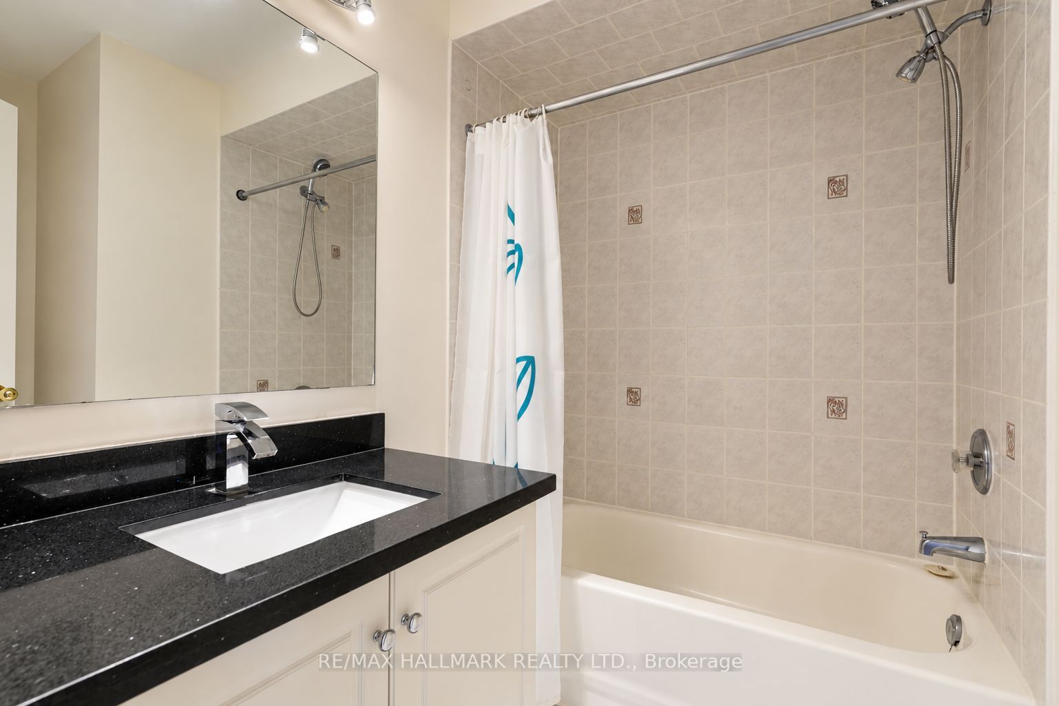 97 Benjamin Hood Crescent Property Photo 25