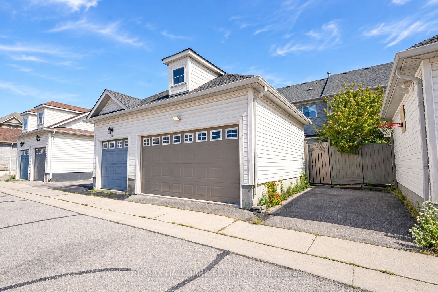 97 Benjamin Hood Crescent Property Photo 37