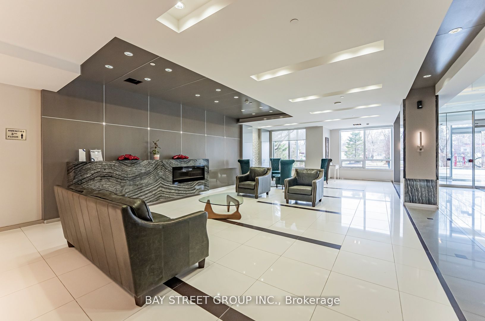 7167 Yonge Street 718 Property Photo 7