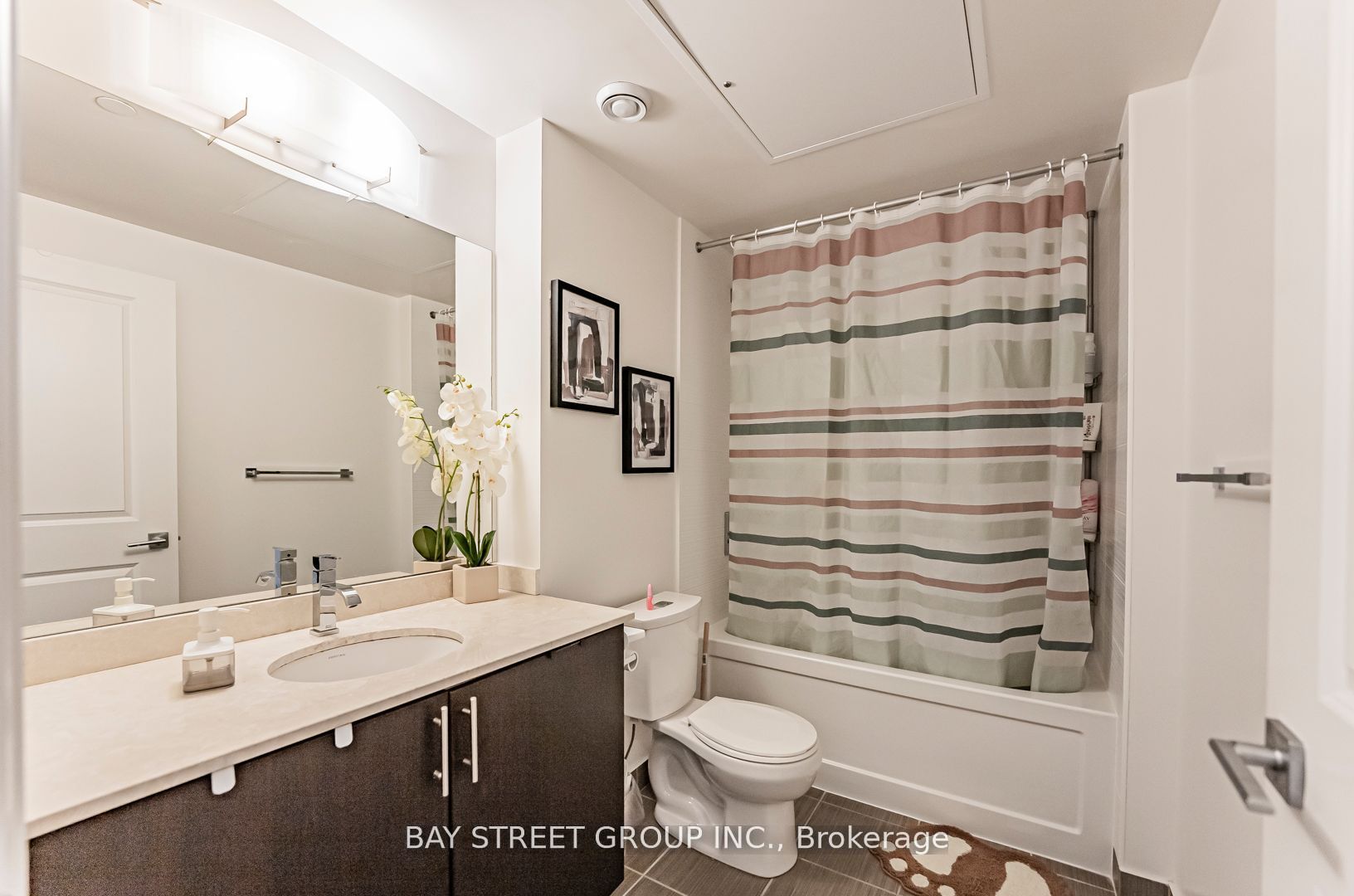 7167 Yonge Street 718 Property Photo 13