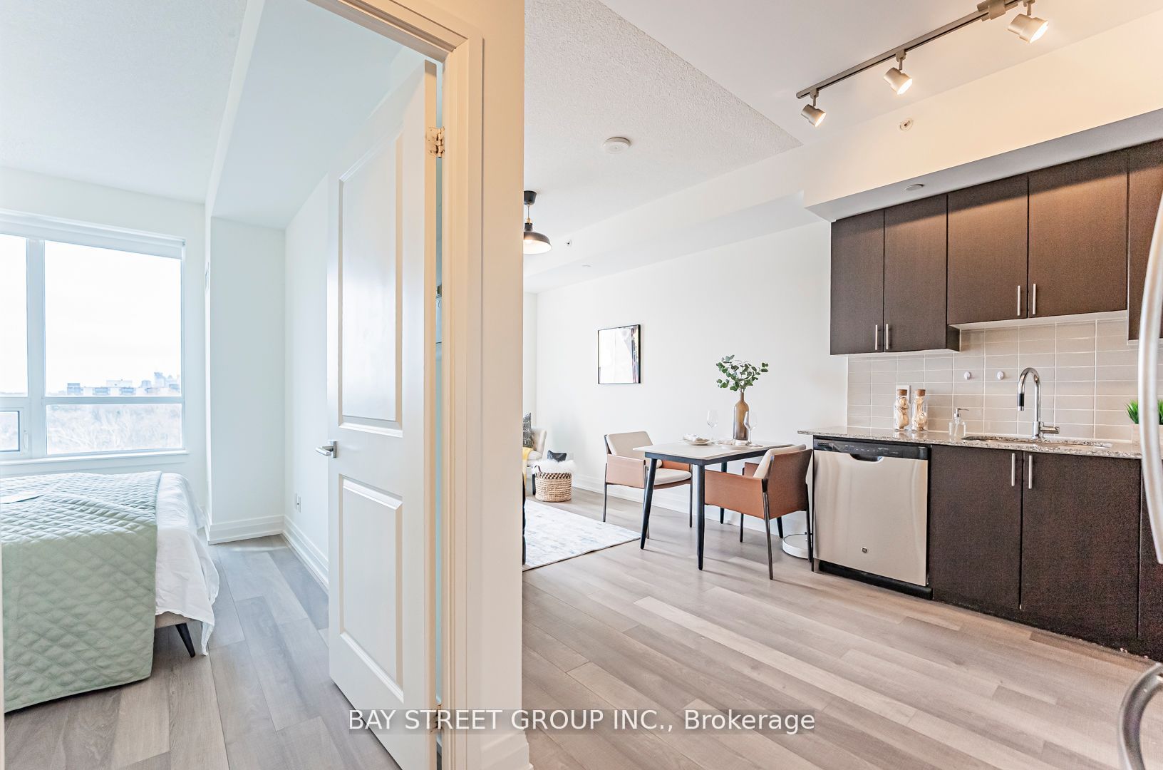7167 Yonge Street 718 Property Photo 15