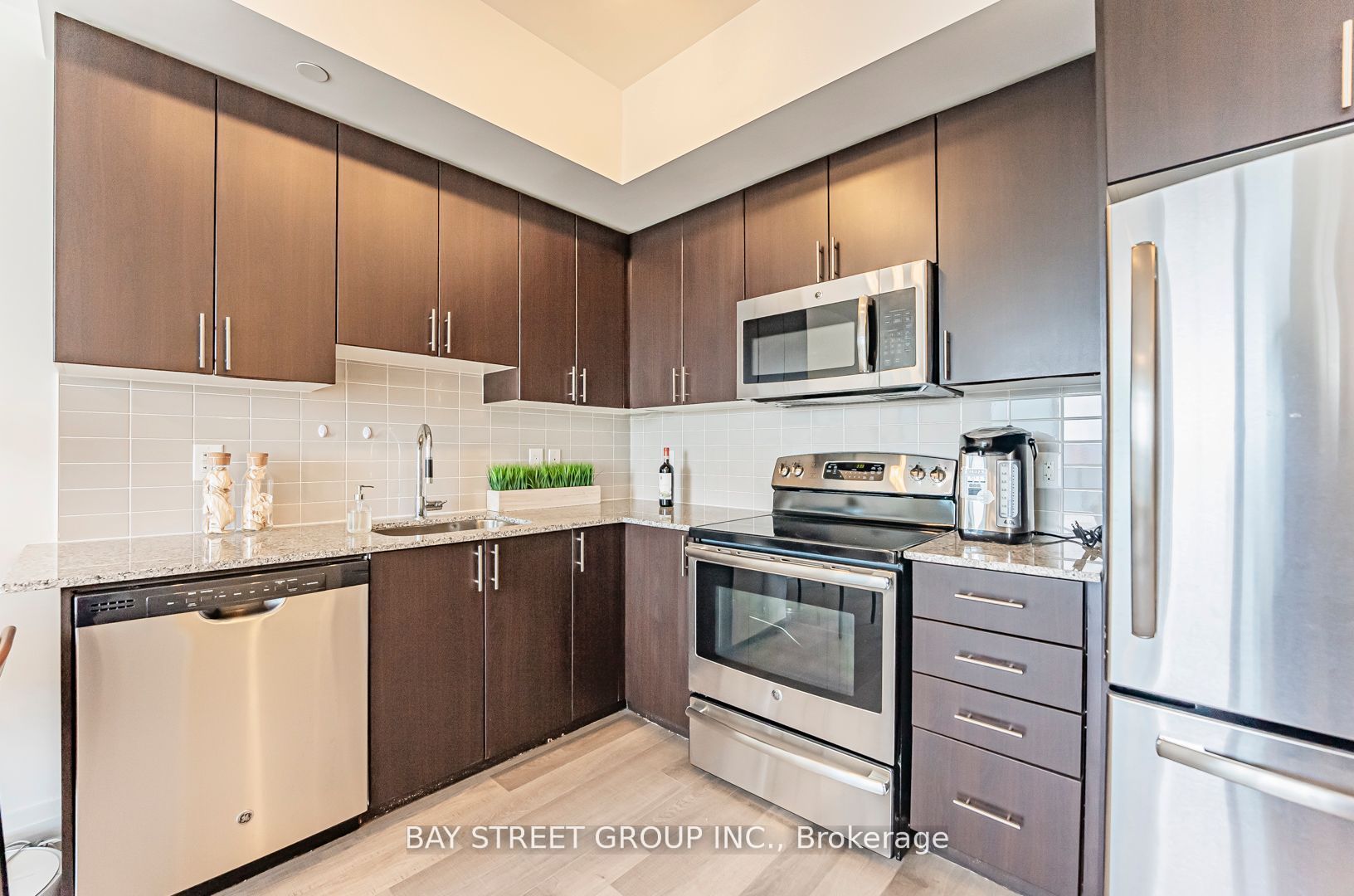 7167 Yonge Street 718 Property Photo 16