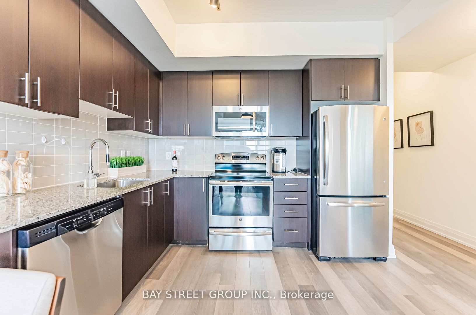 7167 Yonge Street 718 Property Photo 17
