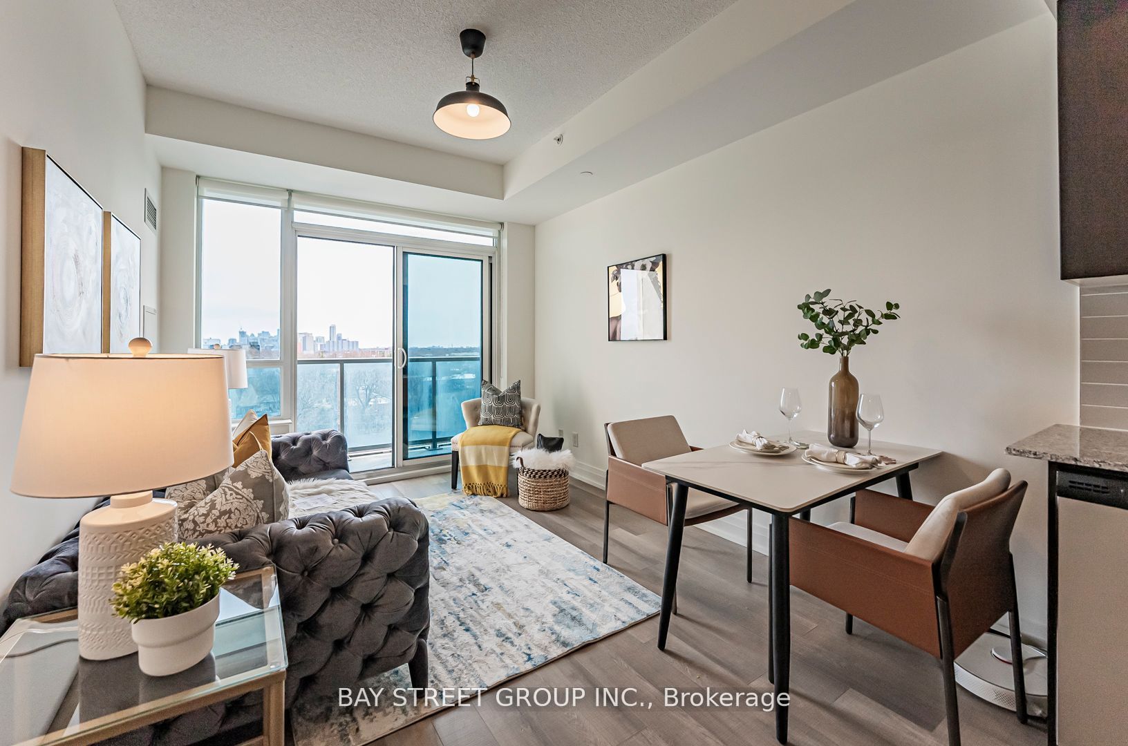 7167 Yonge Street 718 Property Photo 21