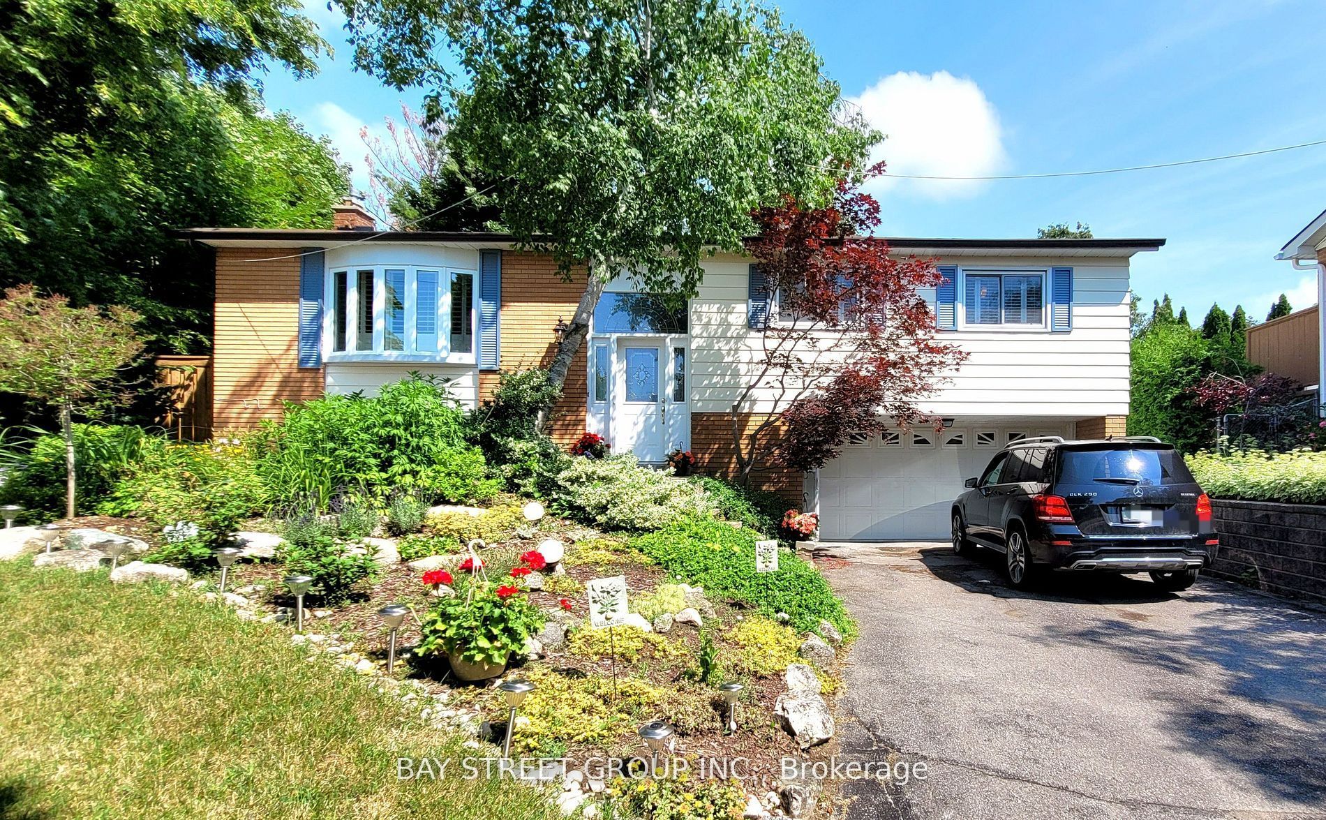 37 Sir Bodwin Place Lower Property Photo 1