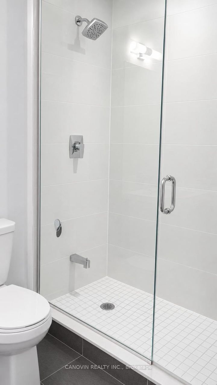 7895 Jane Street E 1216 Property Photo 4