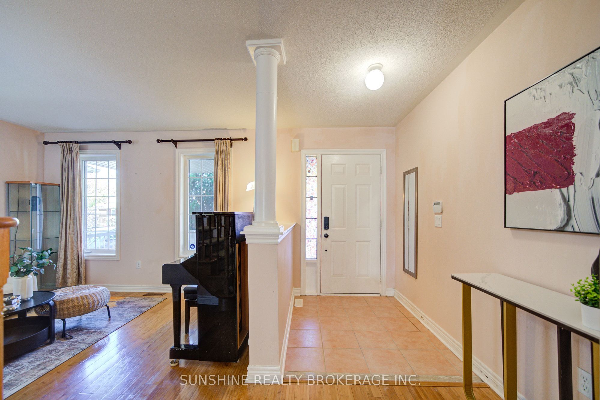 77 Sunburst Crescent Property Photo 4