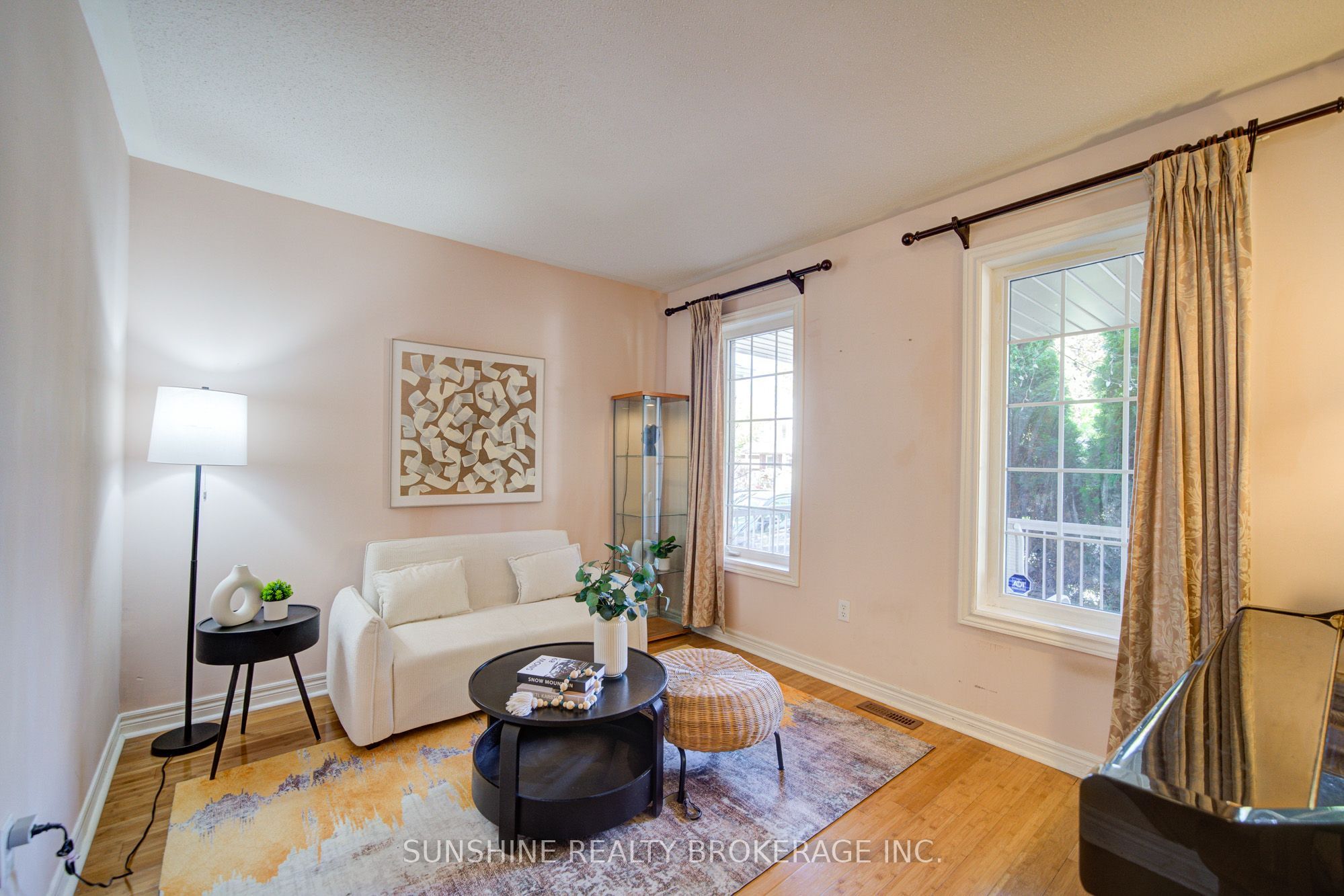 77 Sunburst Crescent Property Photo 6