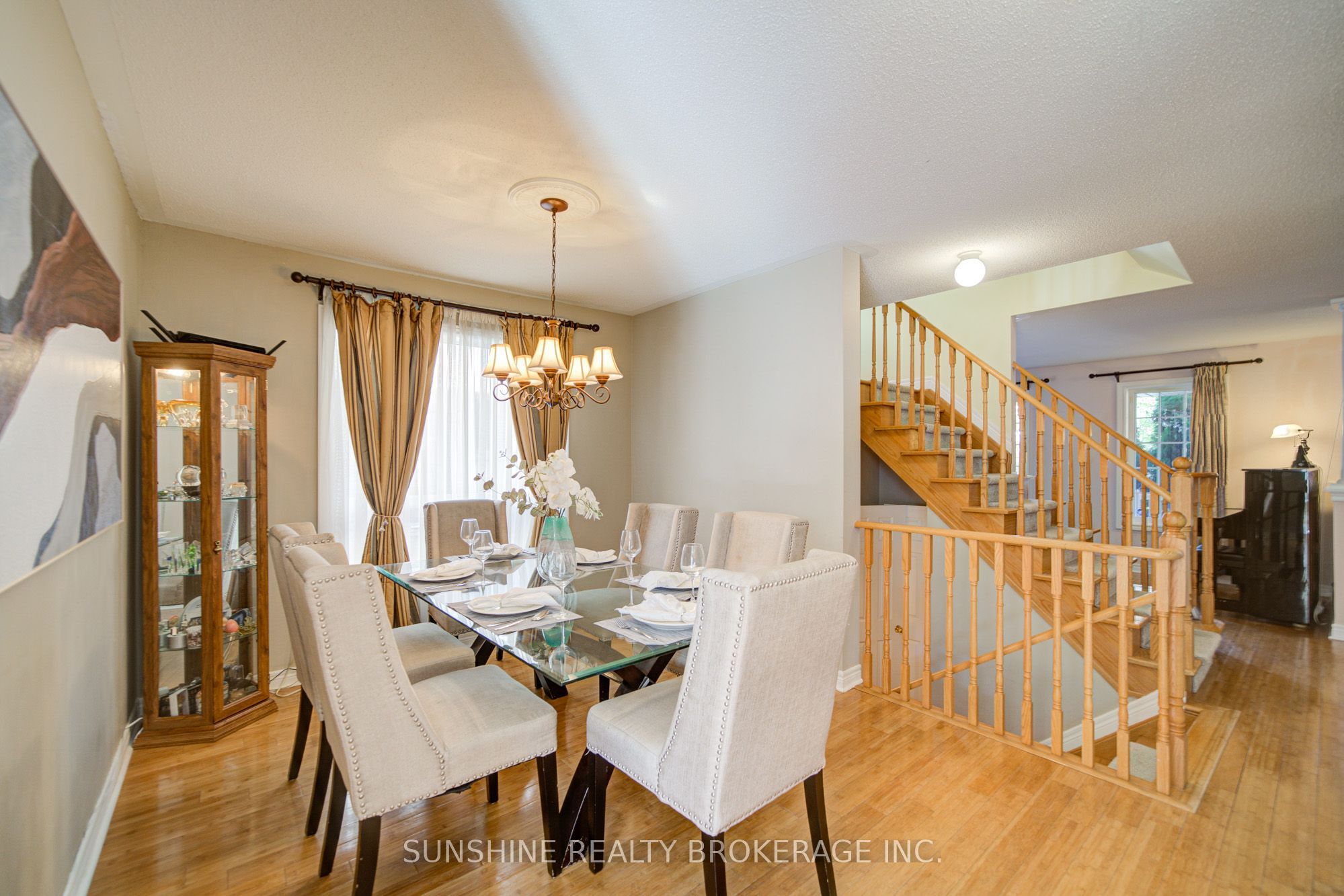 77 Sunburst Crescent Property Photo 10