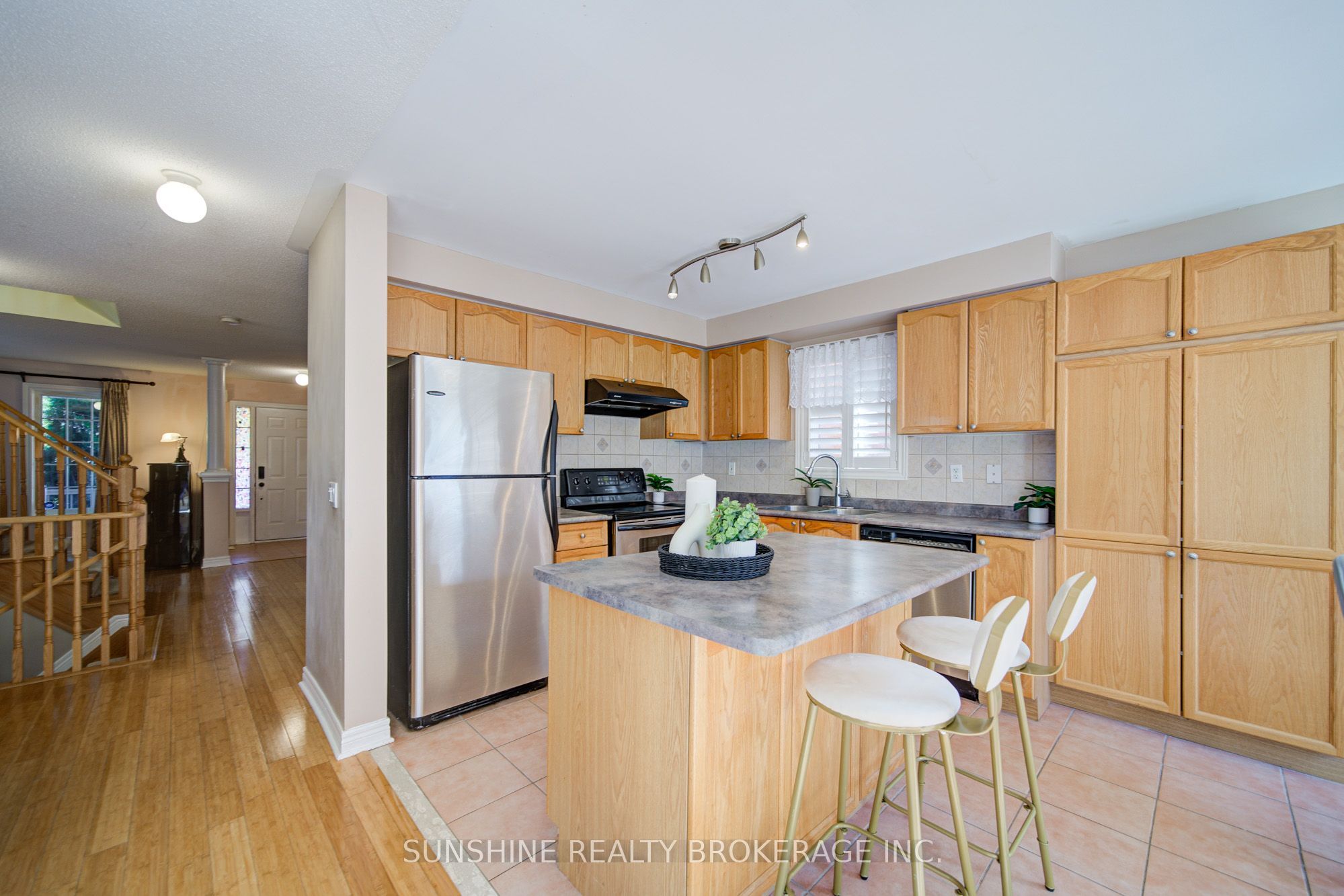 77 Sunburst Crescent Property Photo 12