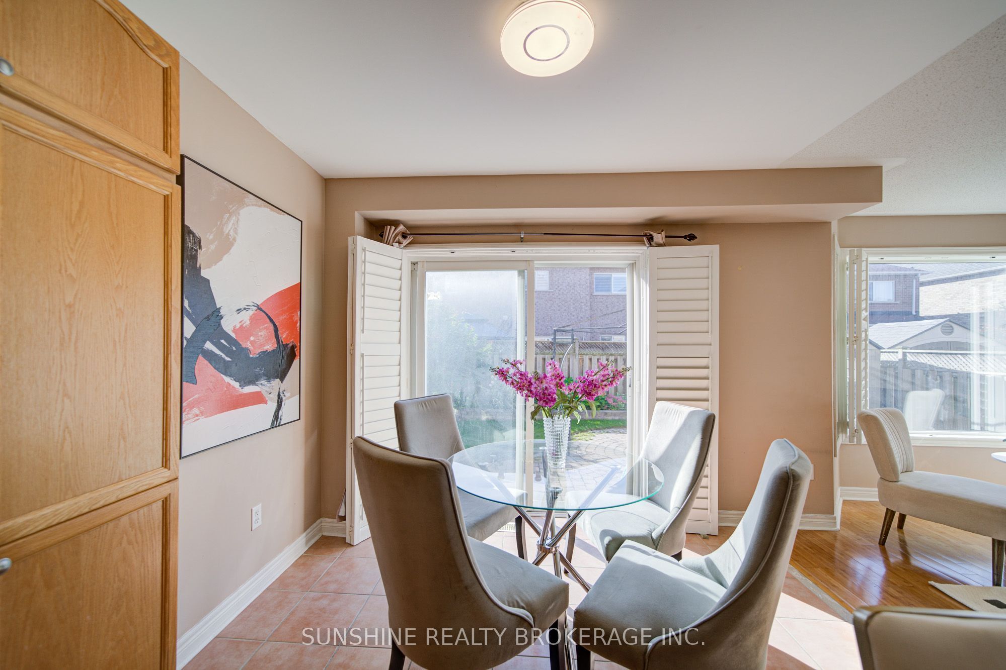 77 Sunburst Crescent Property Photo 13