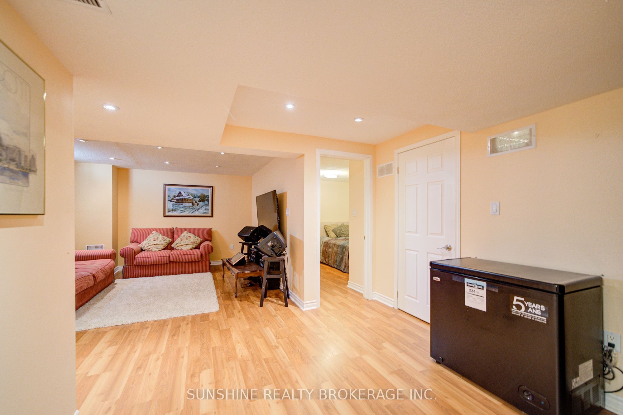 77 Sunburst Crescent Property Photo 33