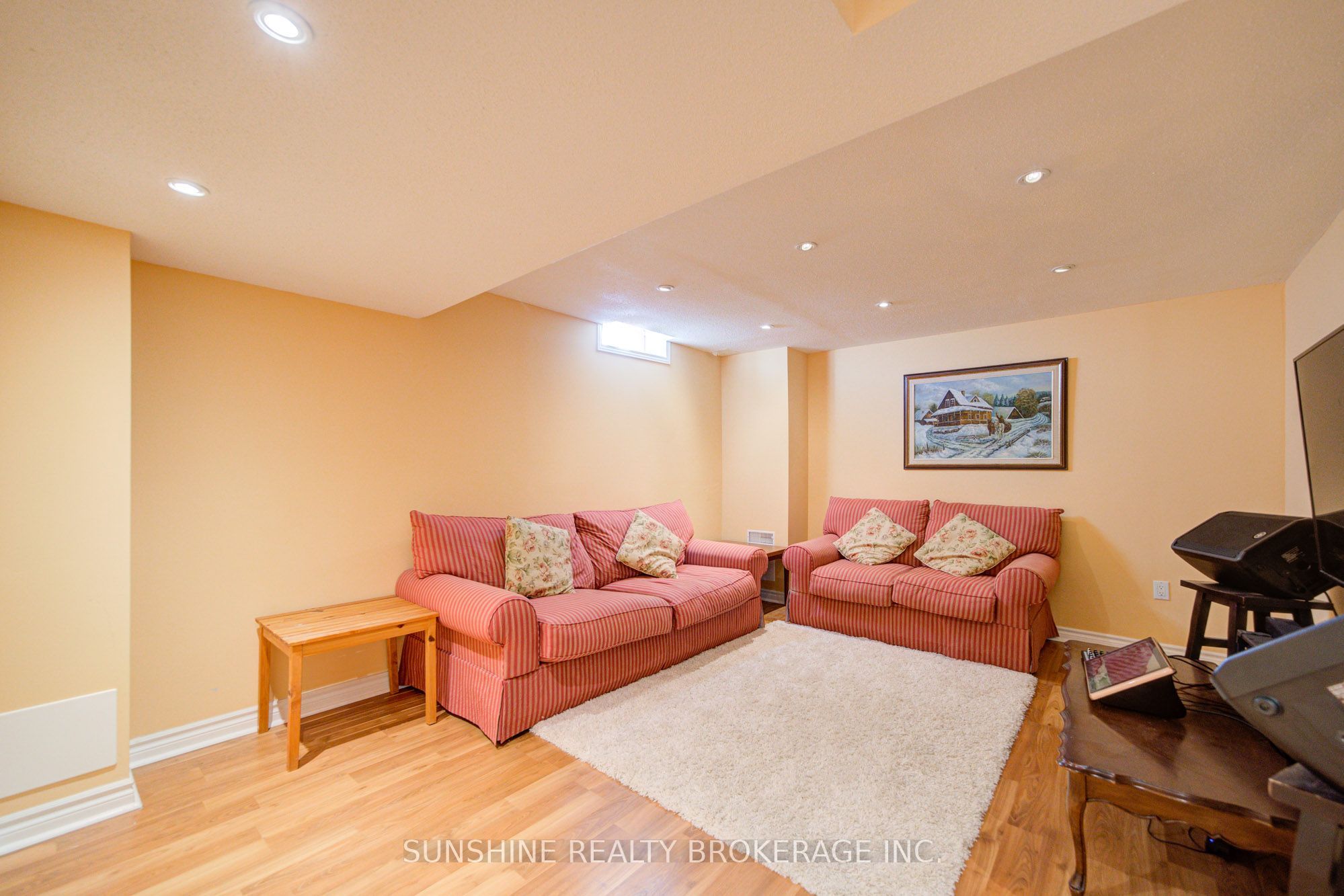 77 Sunburst Crescent Property Photo 34
