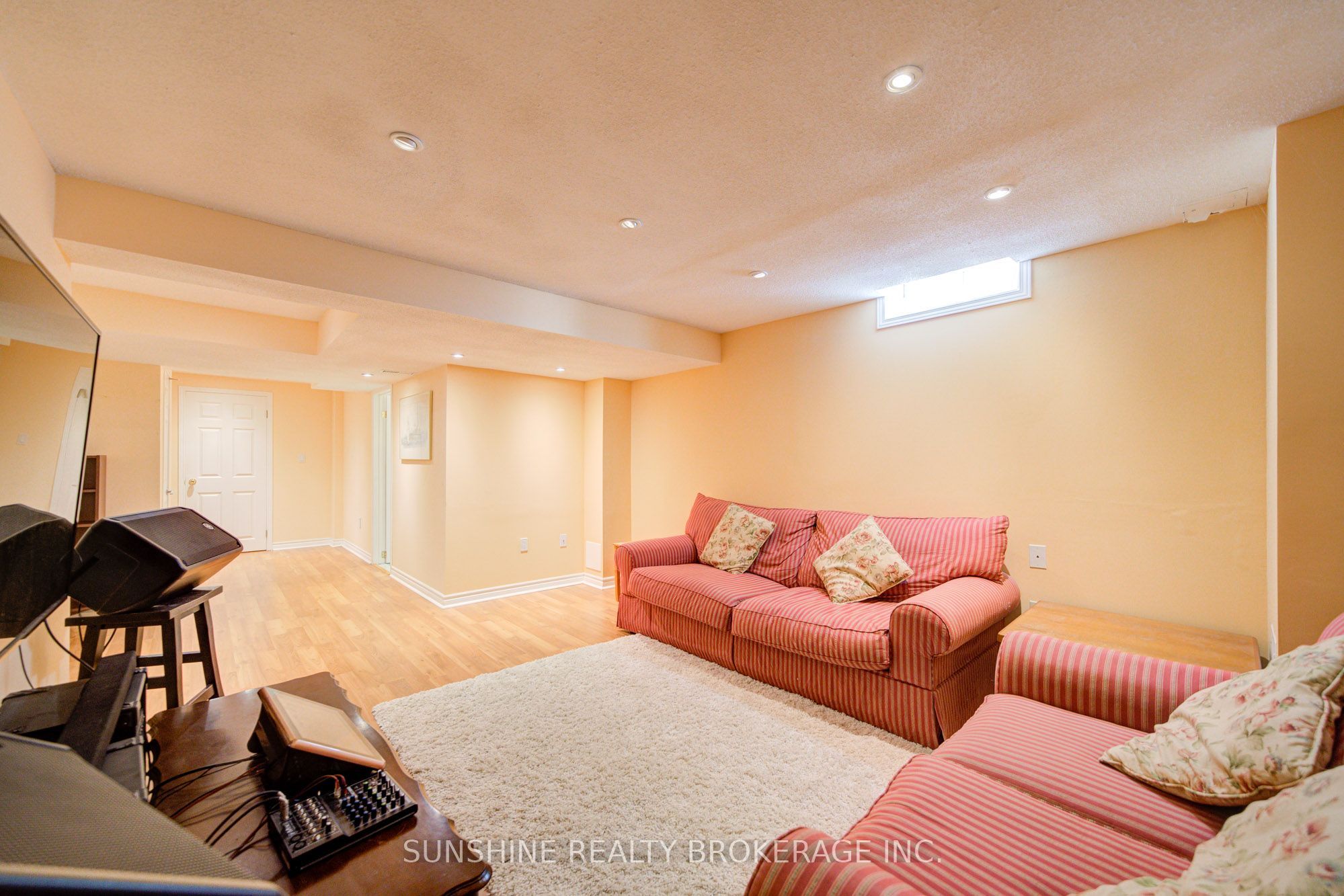 77 Sunburst Crescent Property Photo 36