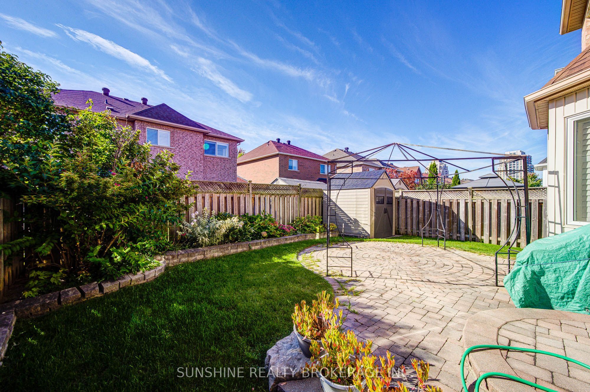 77 Sunburst Crescent Property Photo 38