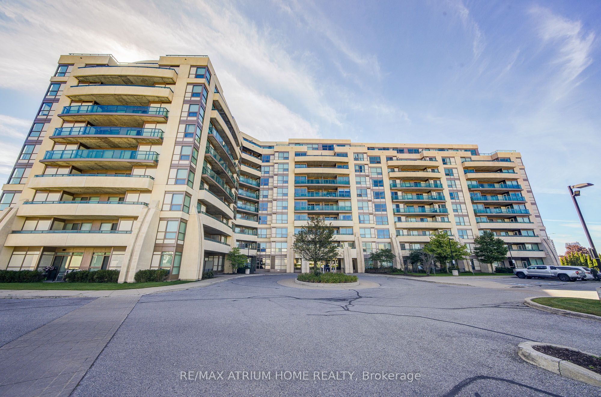 75 Norman Bethune Avenue 904 Property Photo 3