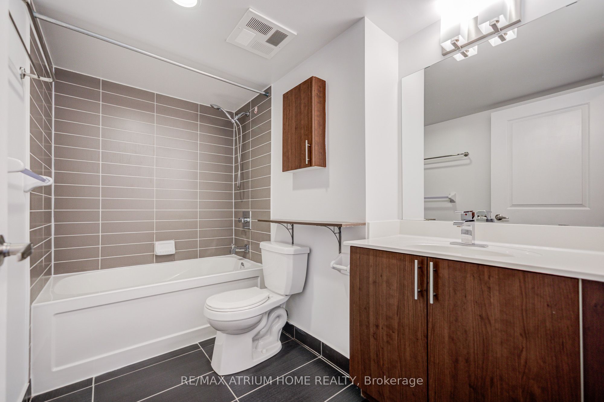 75 Norman Bethune Avenue 904 Property Photo 12