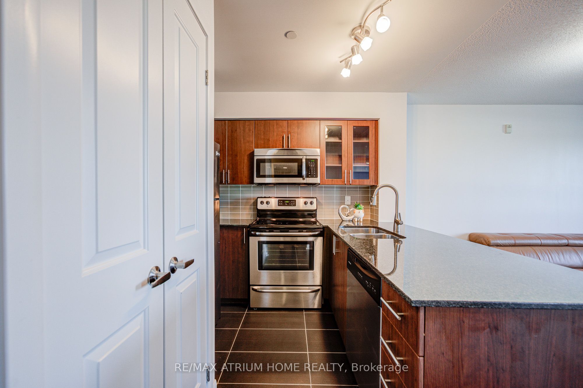 75 Norman Bethune Avenue 904 Property Photo 14