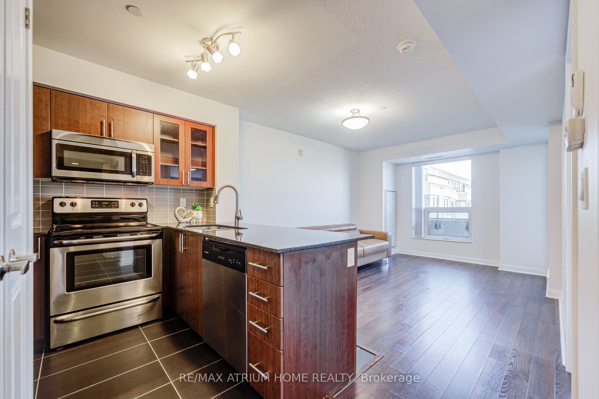 75 Norman Bethune Avenue 904 Property Photo 15