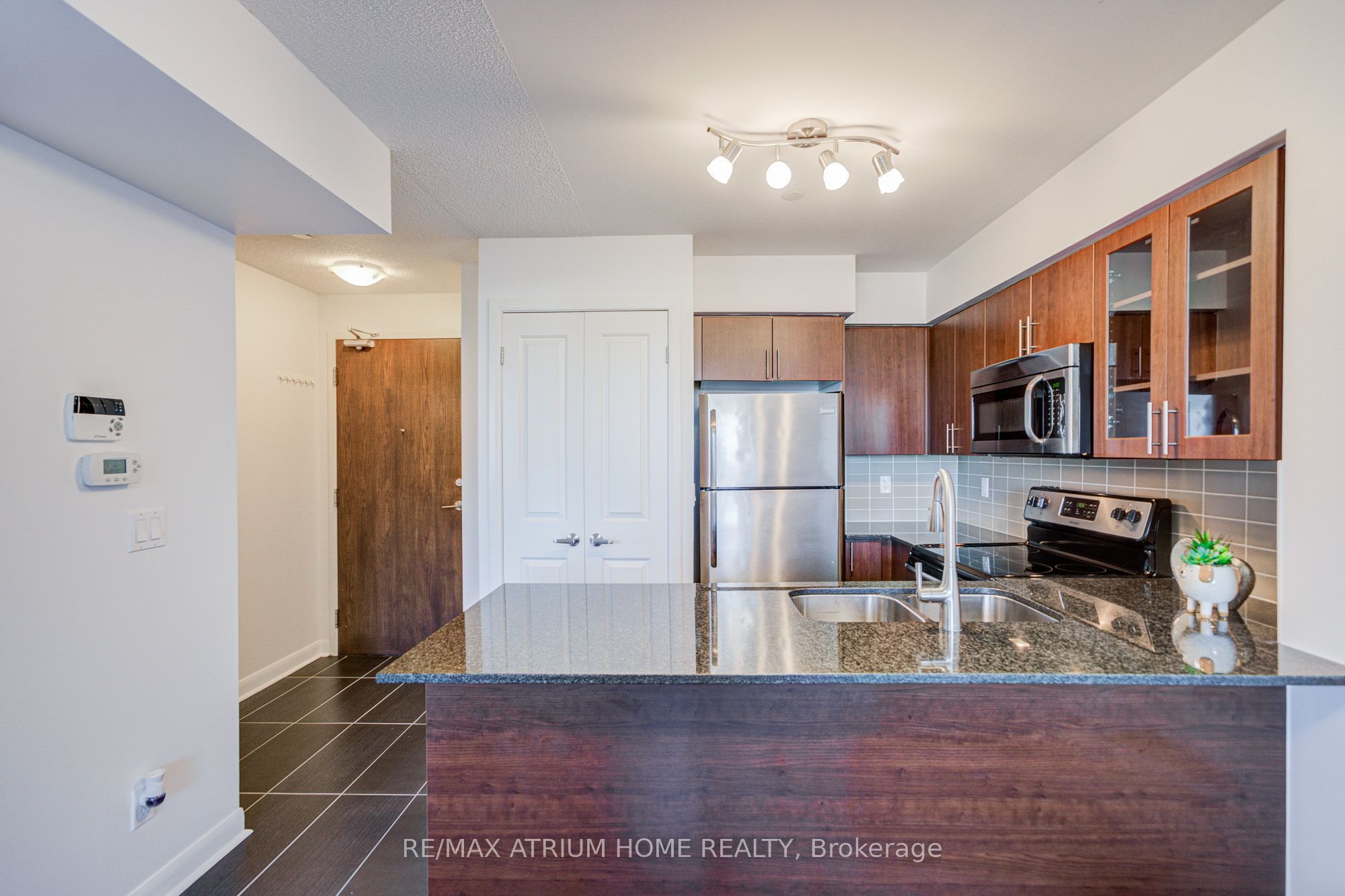 75 Norman Bethune Avenue 904 Property Photo 19