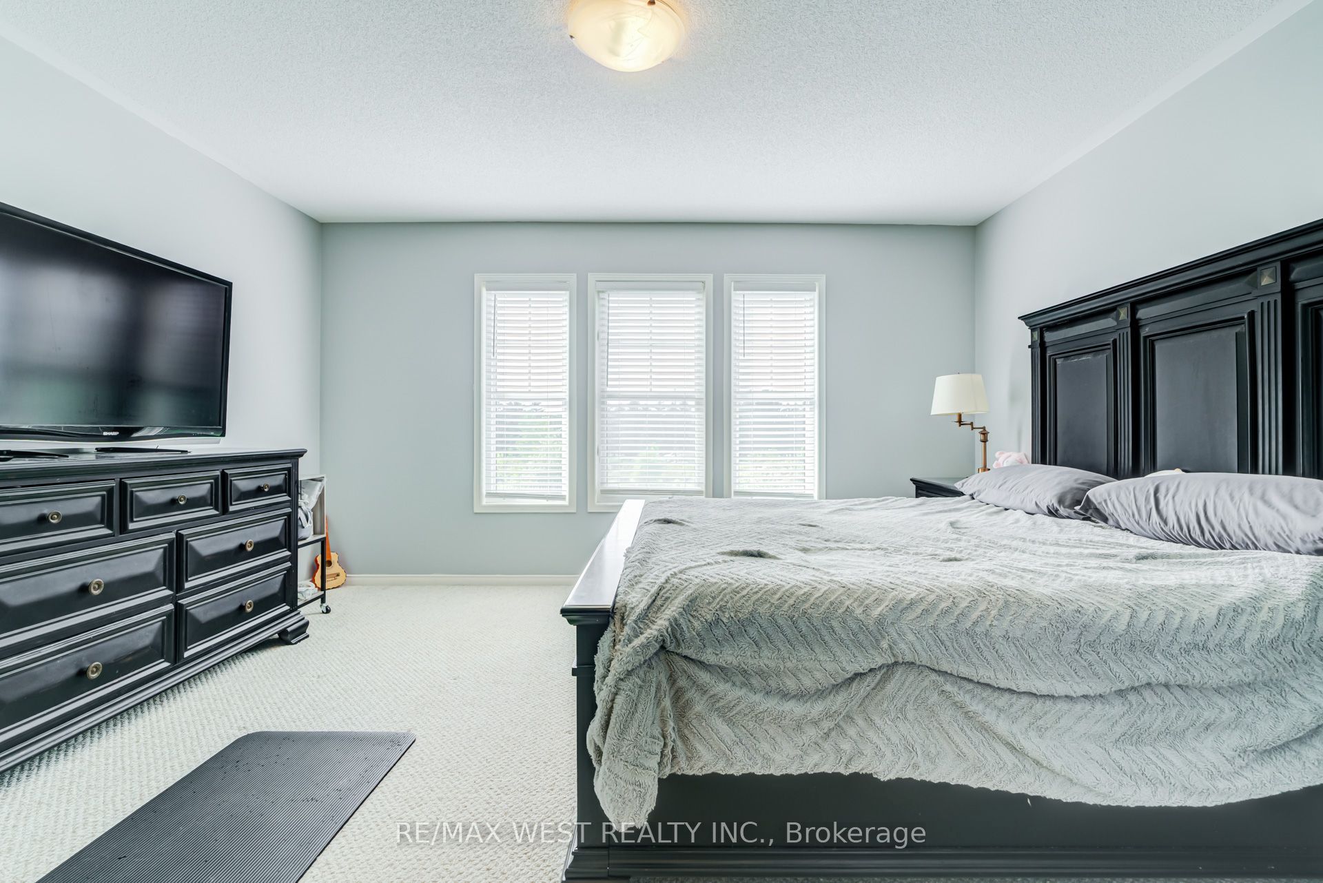 12 Hoard Avenue S Property Photo 20