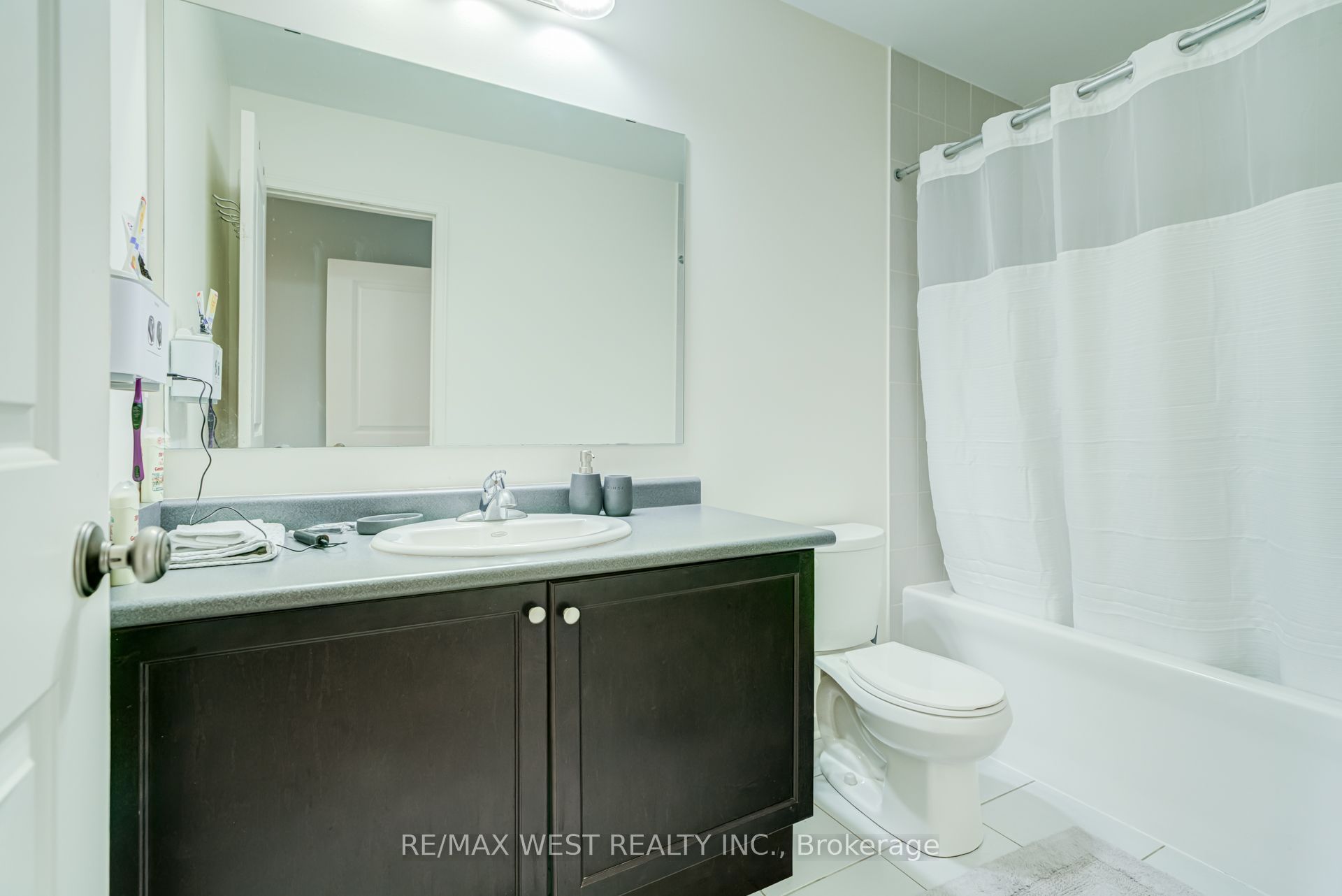 12 Hoard Avenue S Property Photo 23