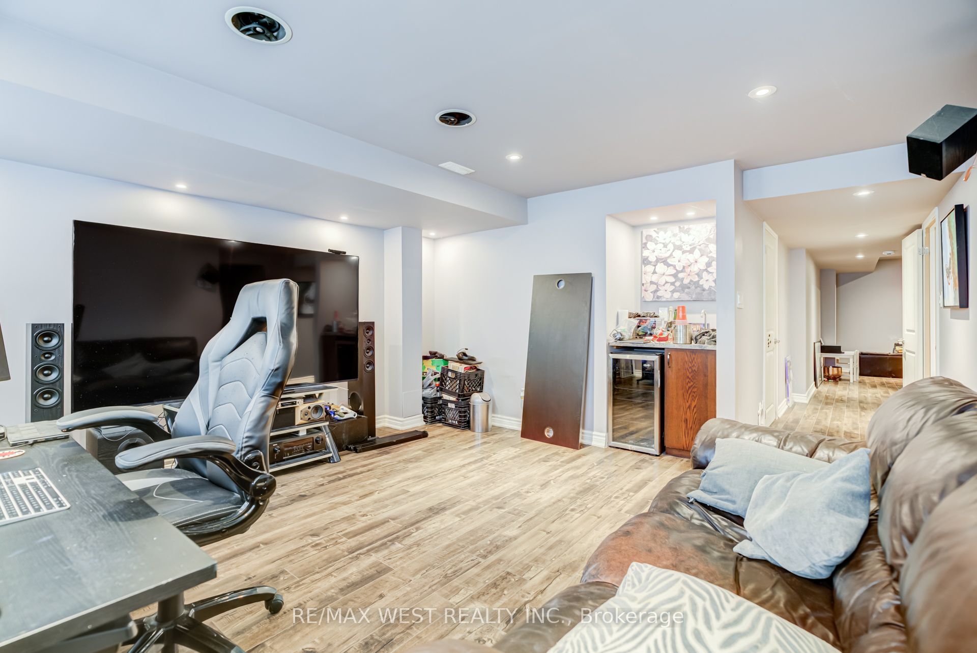 12 Hoard Avenue S Property Photo 29