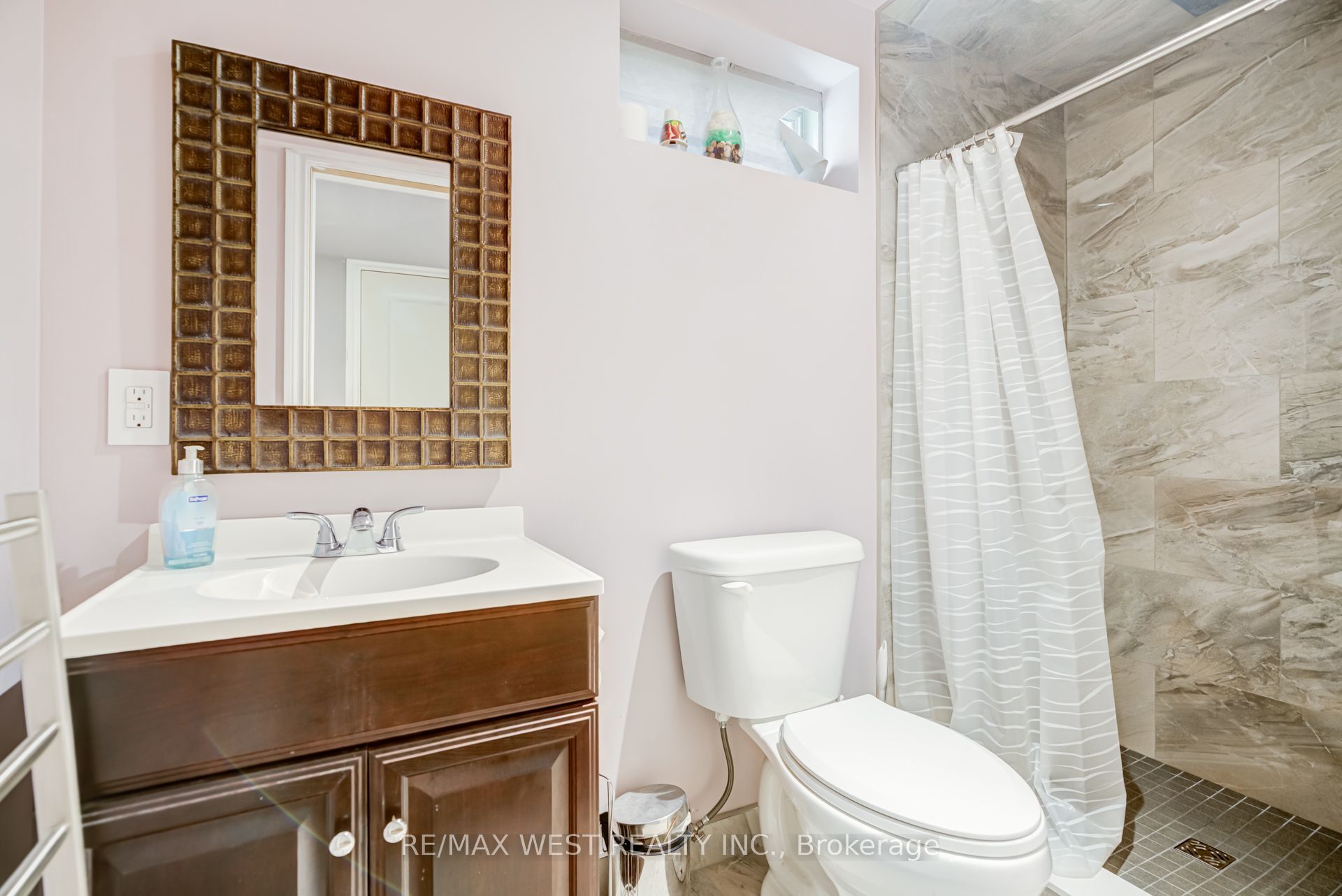 12 Hoard Avenue S Property Photo 31