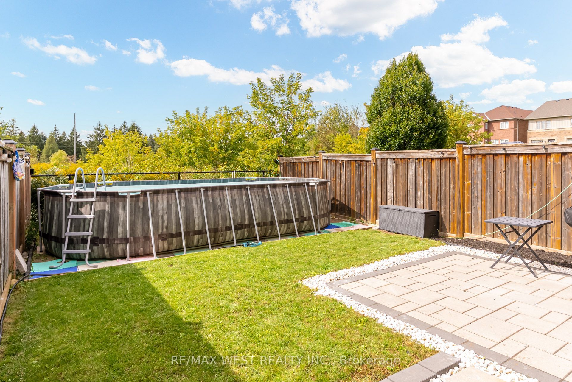 12 Hoard Avenue S Property Photo 35