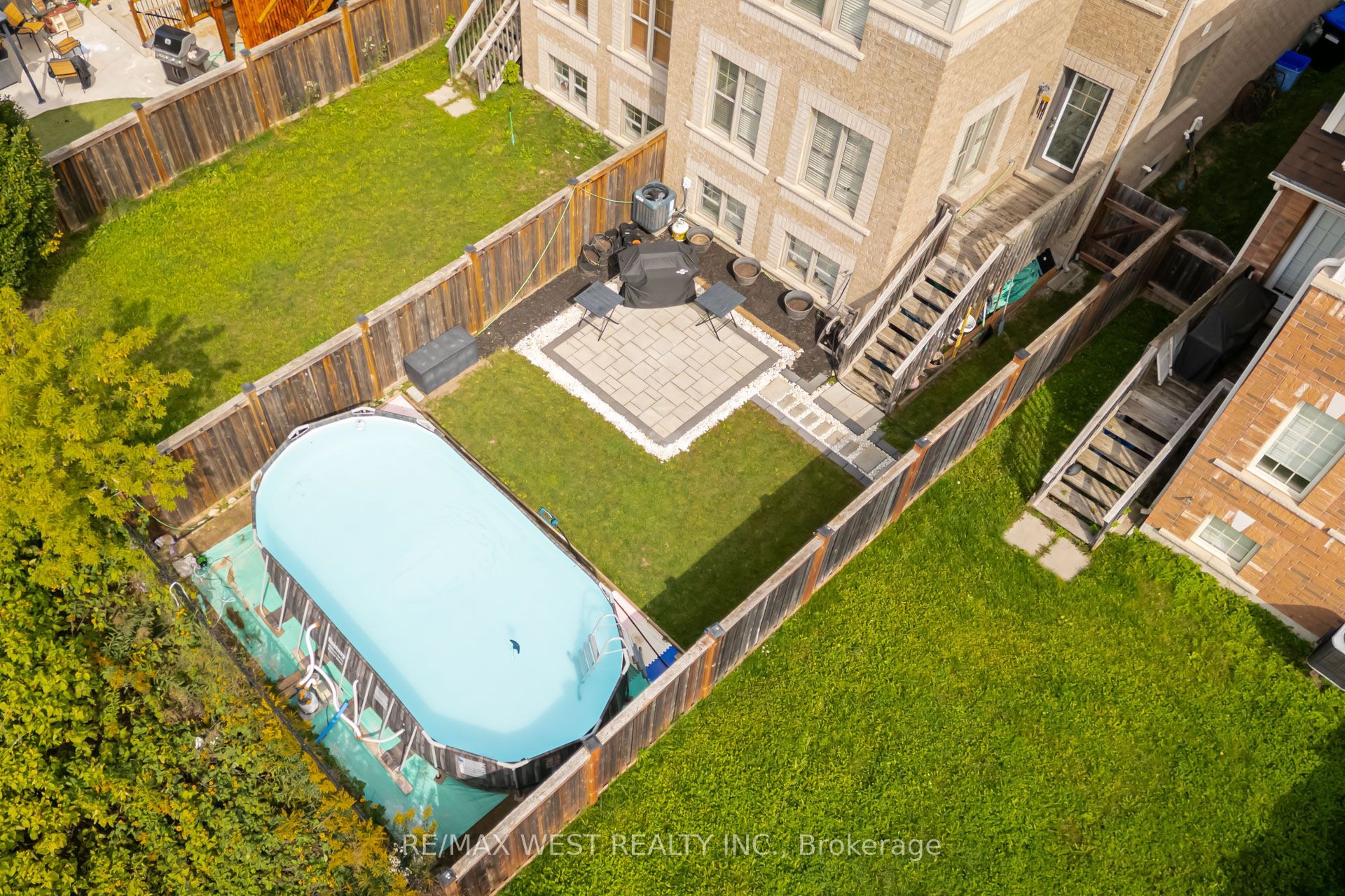12 Hoard Avenue S Property Photo 36