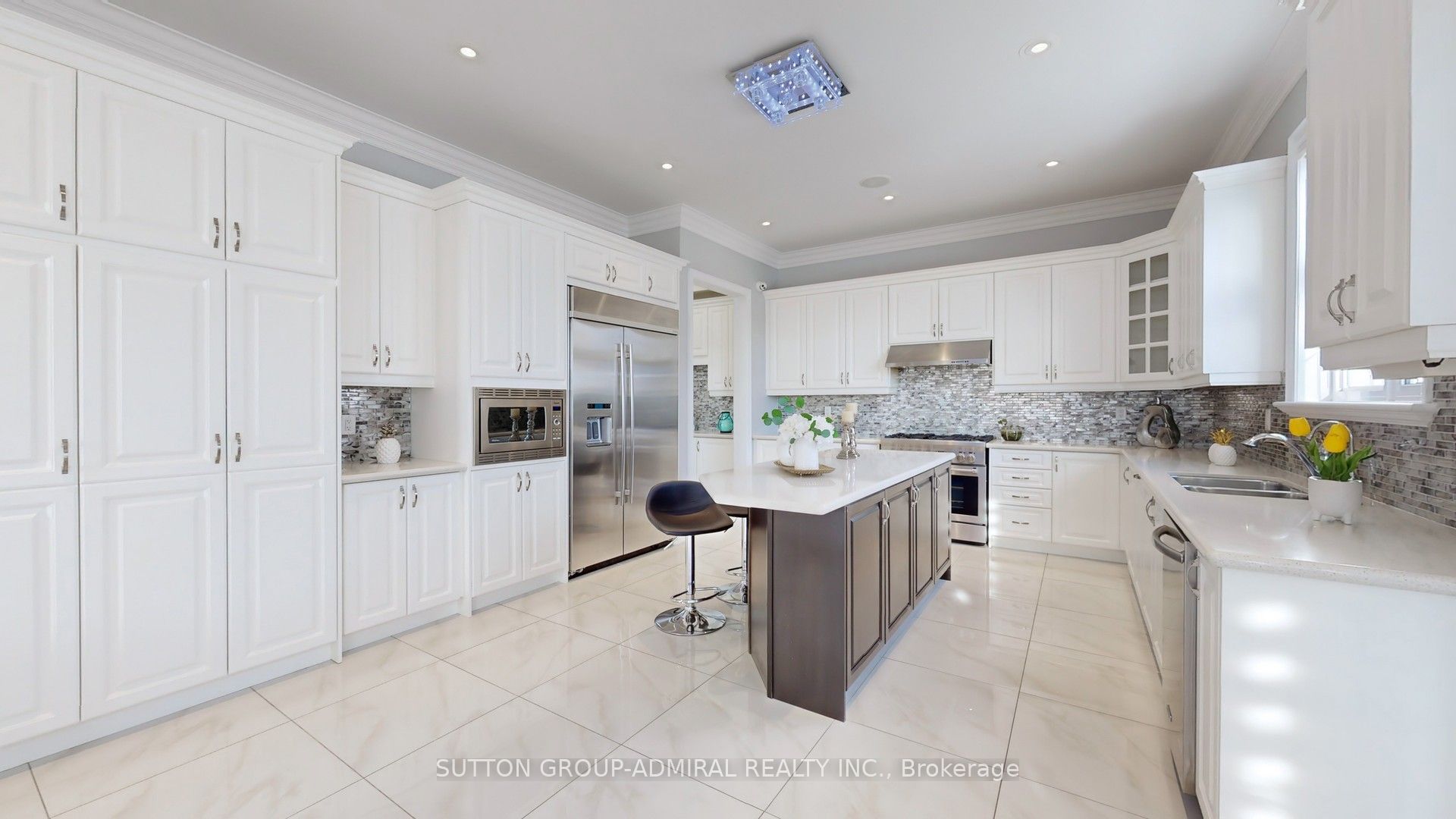100 Virtue Crescent Property Photo 11