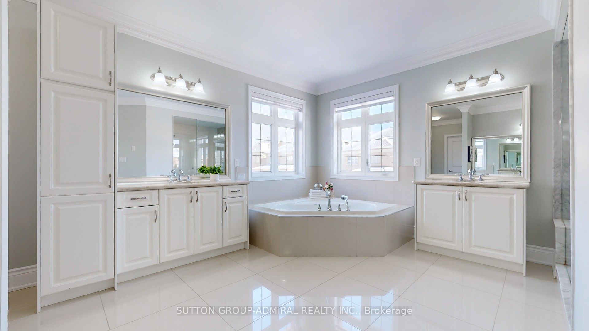 100 Virtue Crescent Property Photo 26