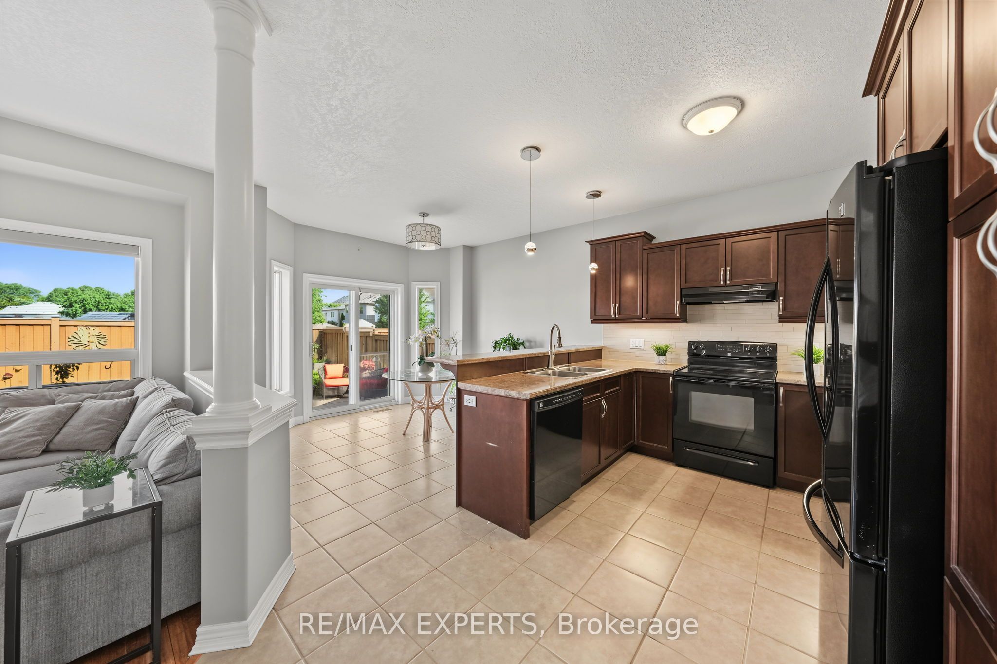 18 Arnold Crescent Property Photo 10