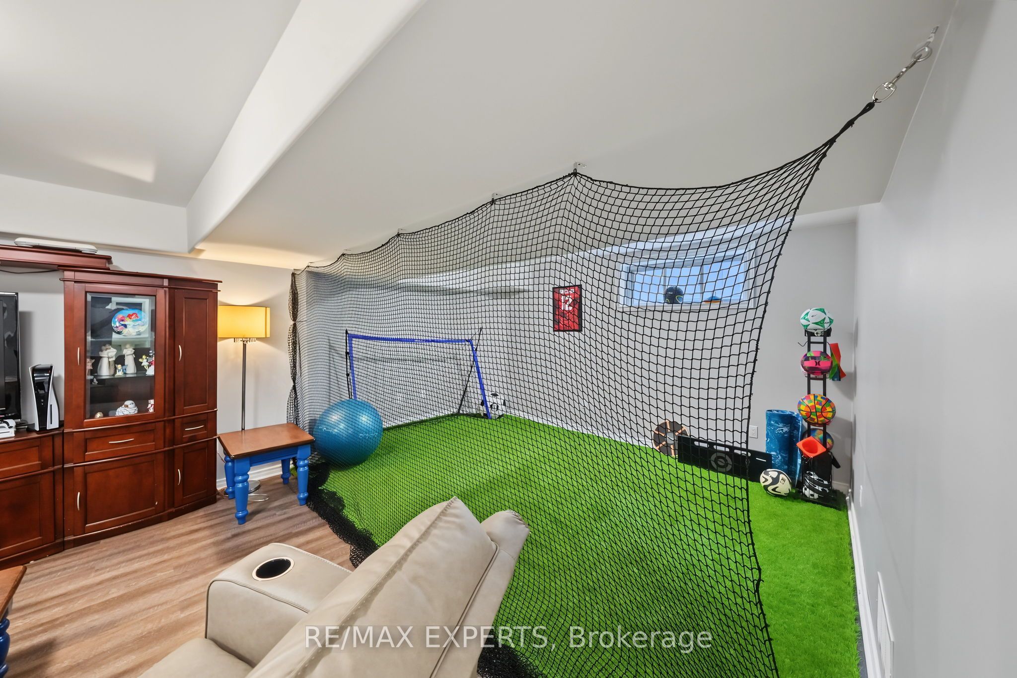 18 Arnold Crescent Property Photo 28