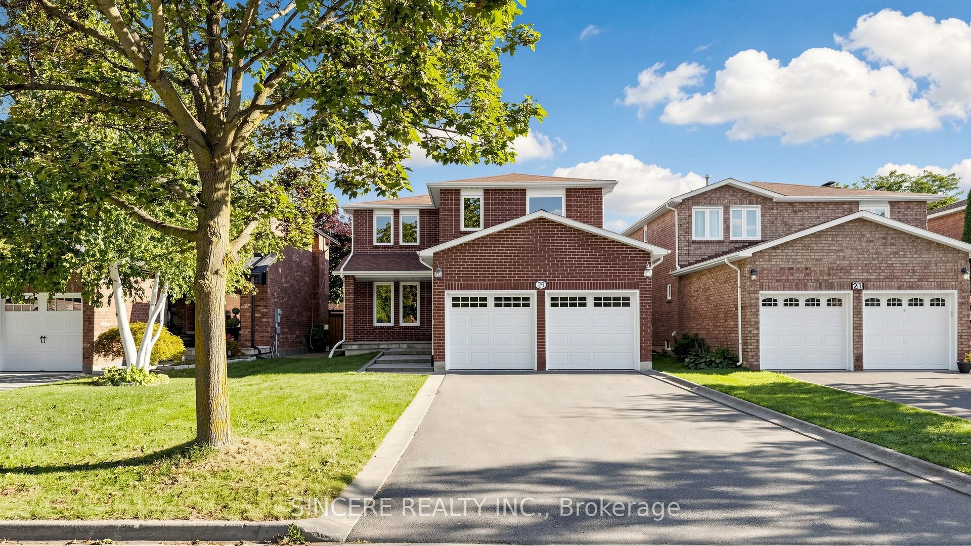 25 Ridgefield Crescent Property Photo 1
