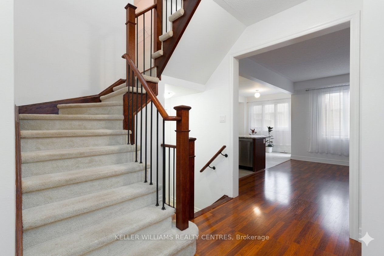 18 Hutton Crescent Property Photo 2