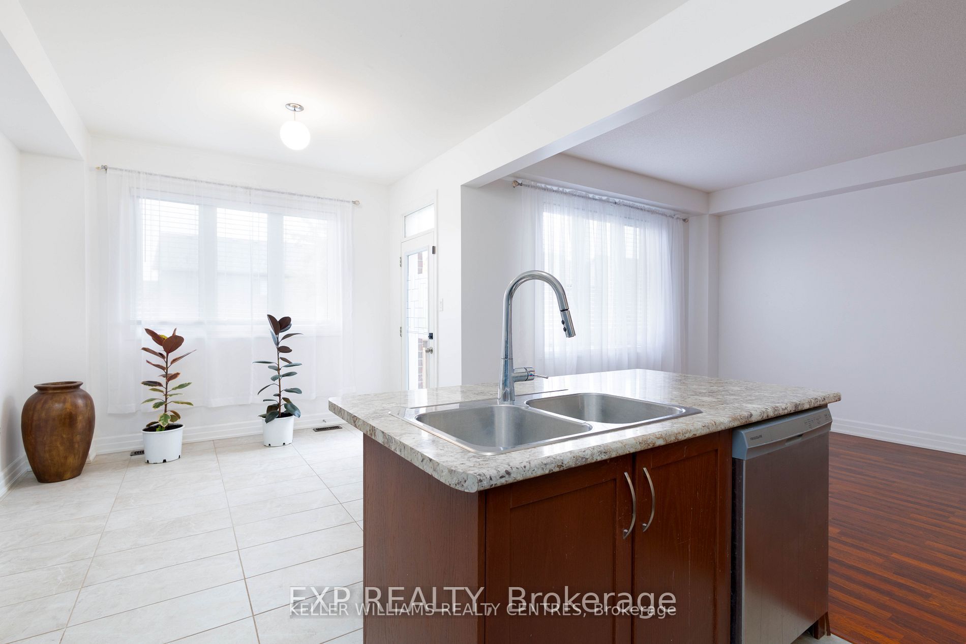 18 Hutton Crescent Property Photo 7