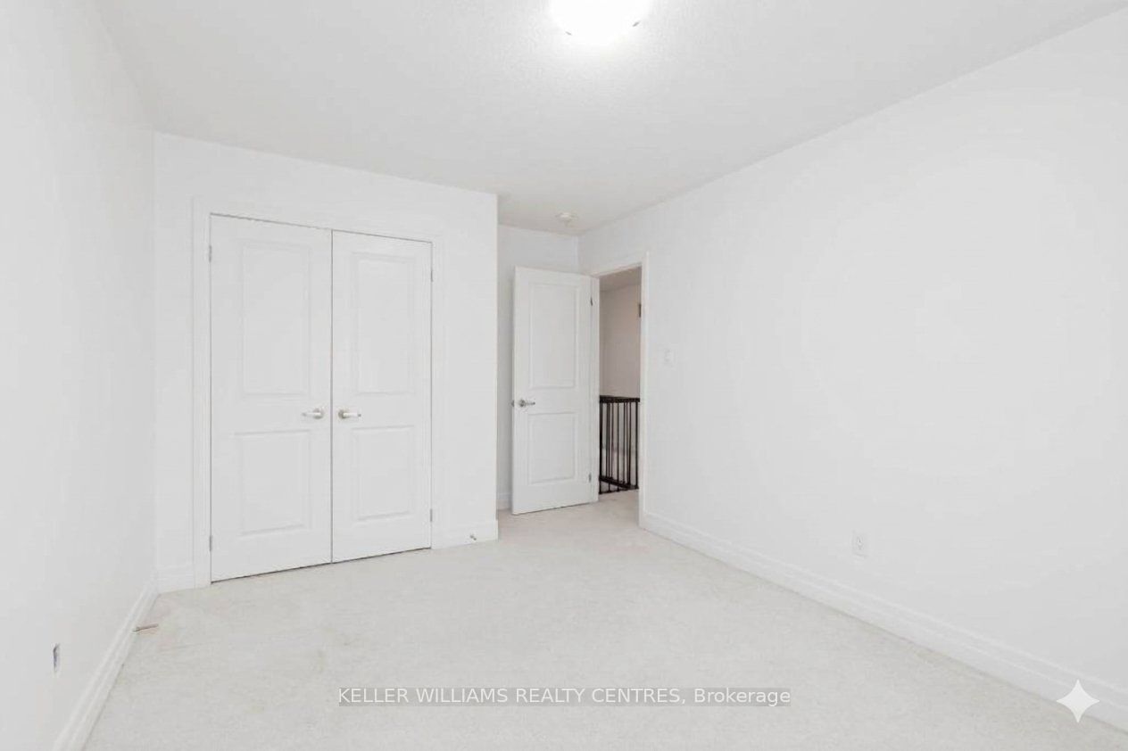 18 Hutton Crescent Property Photo 11