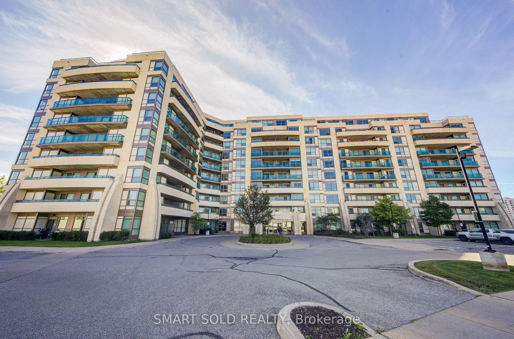 75 Norman Bethune Avenue 309 Property Photo 1