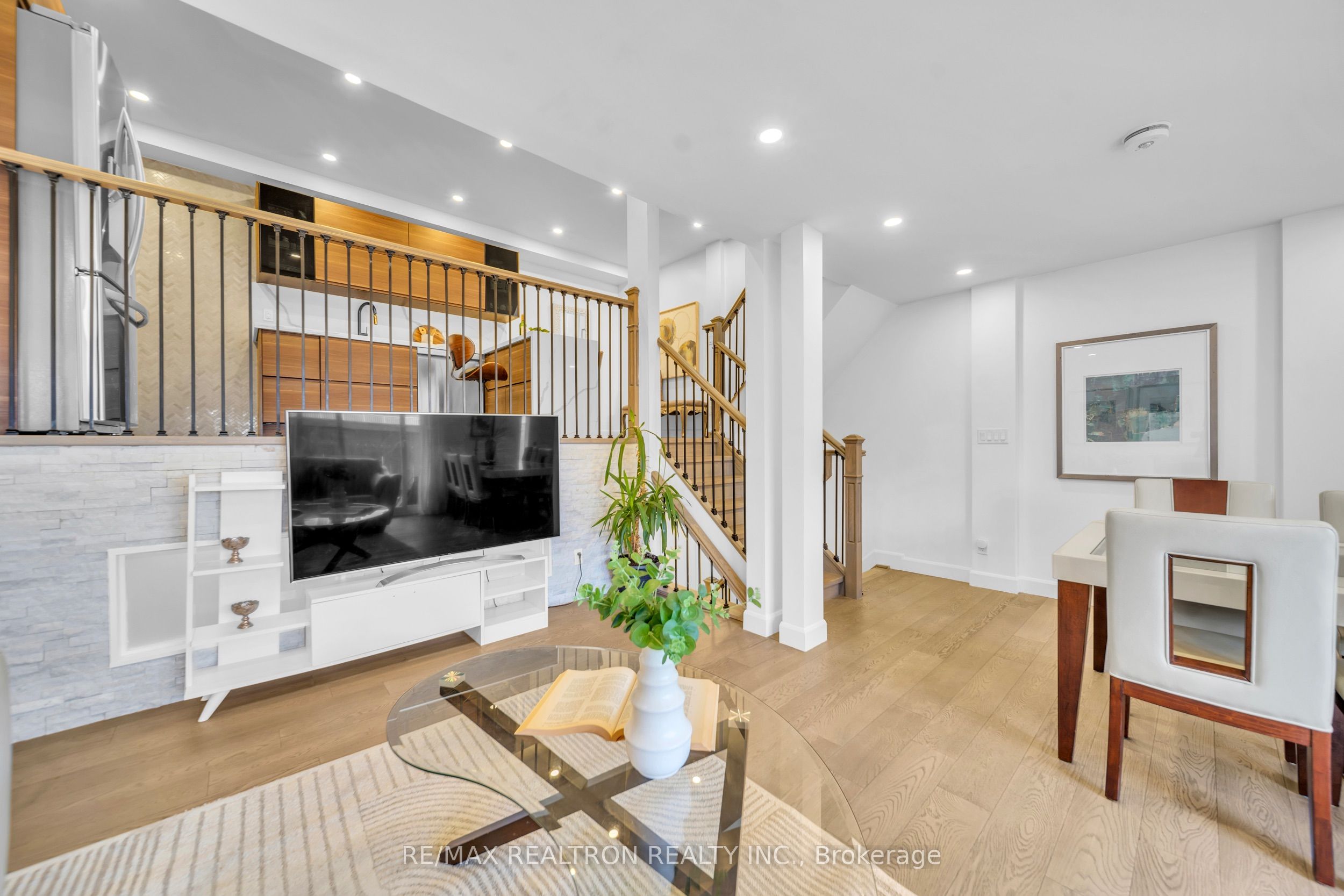 297 Milestone Crescent Property Photo 8