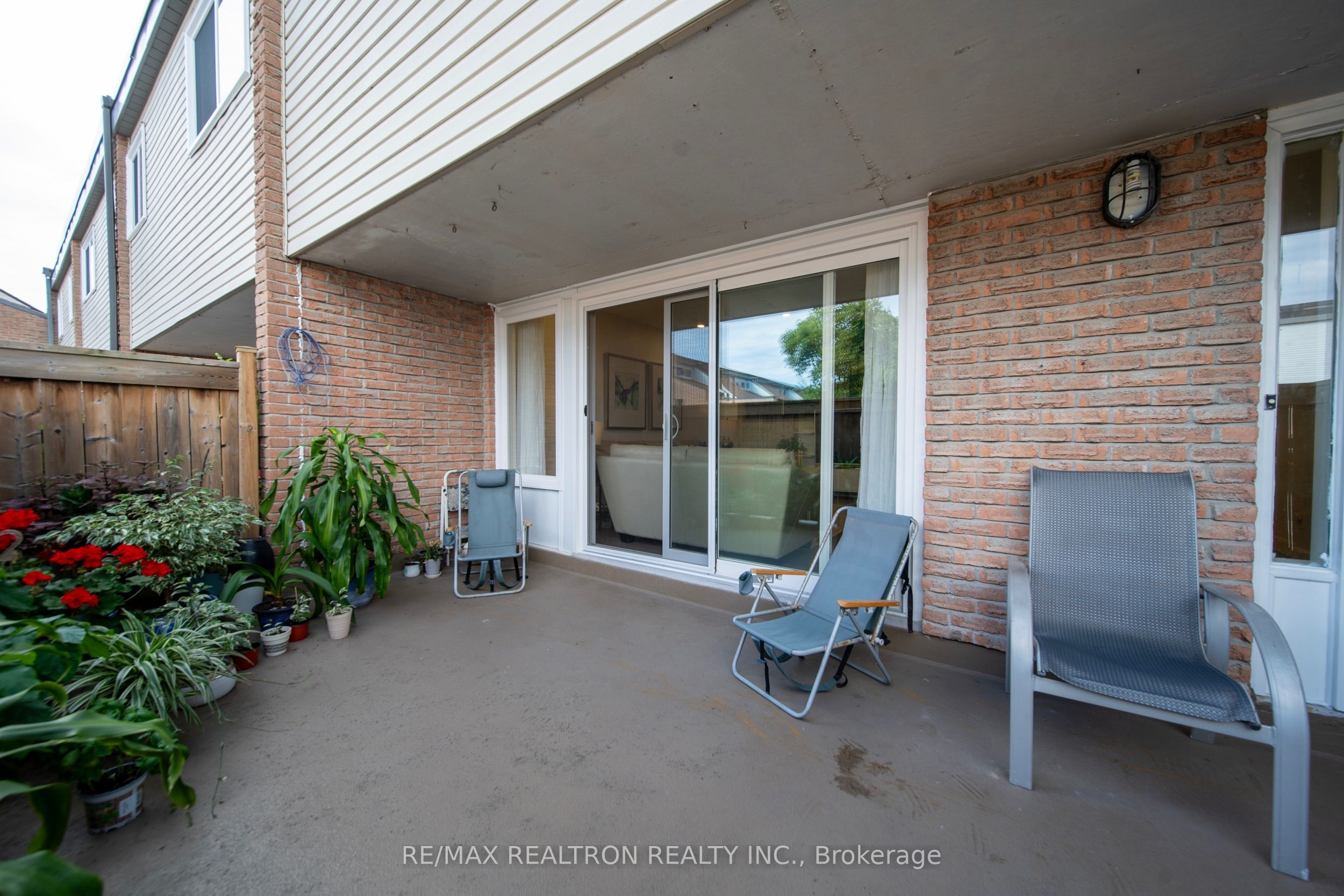 297 Milestone Crescent Property Photo 28