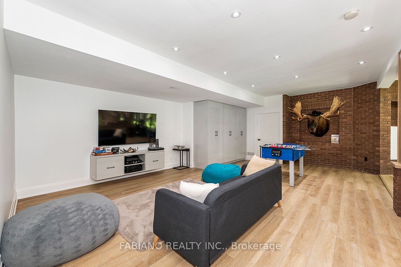 4767 14th Line Property Photo 32