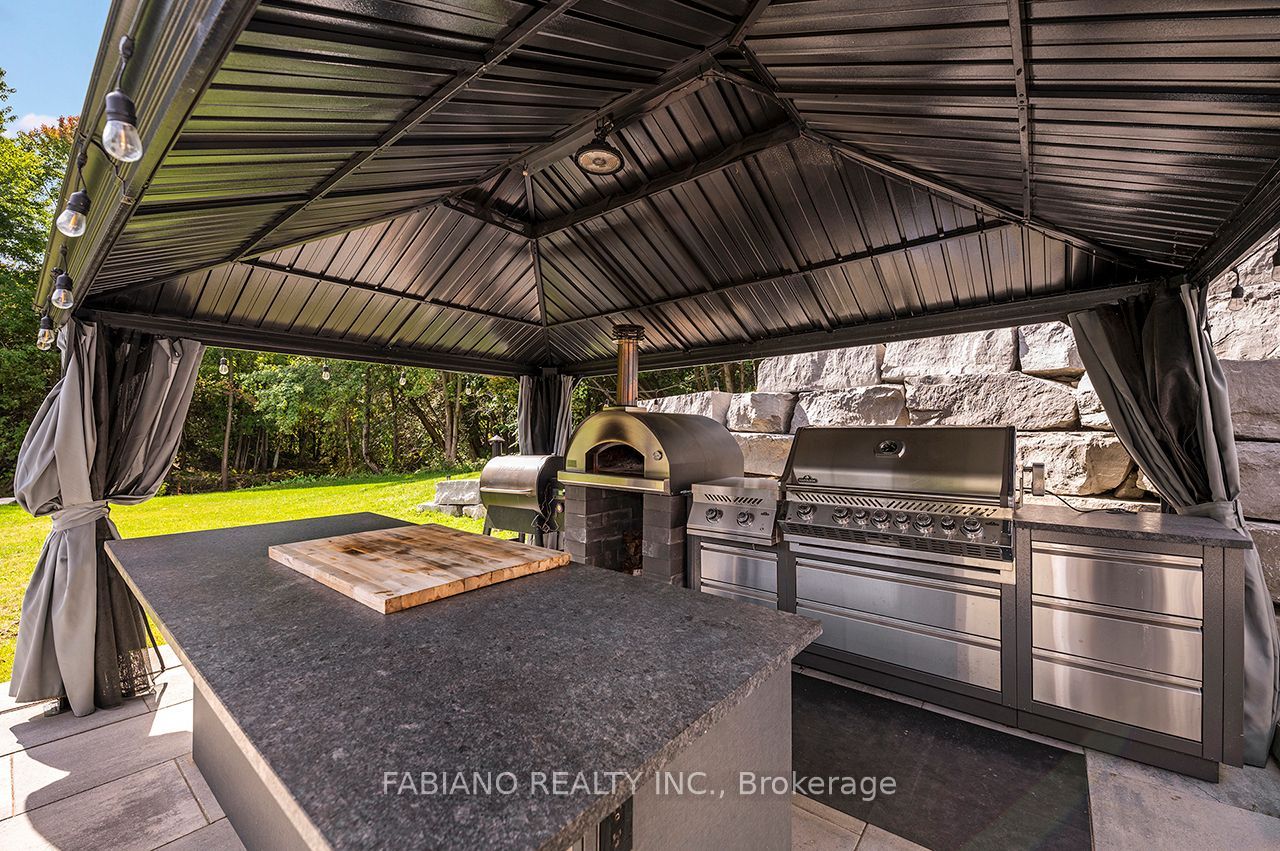 4767 14th Line Property Photo 42