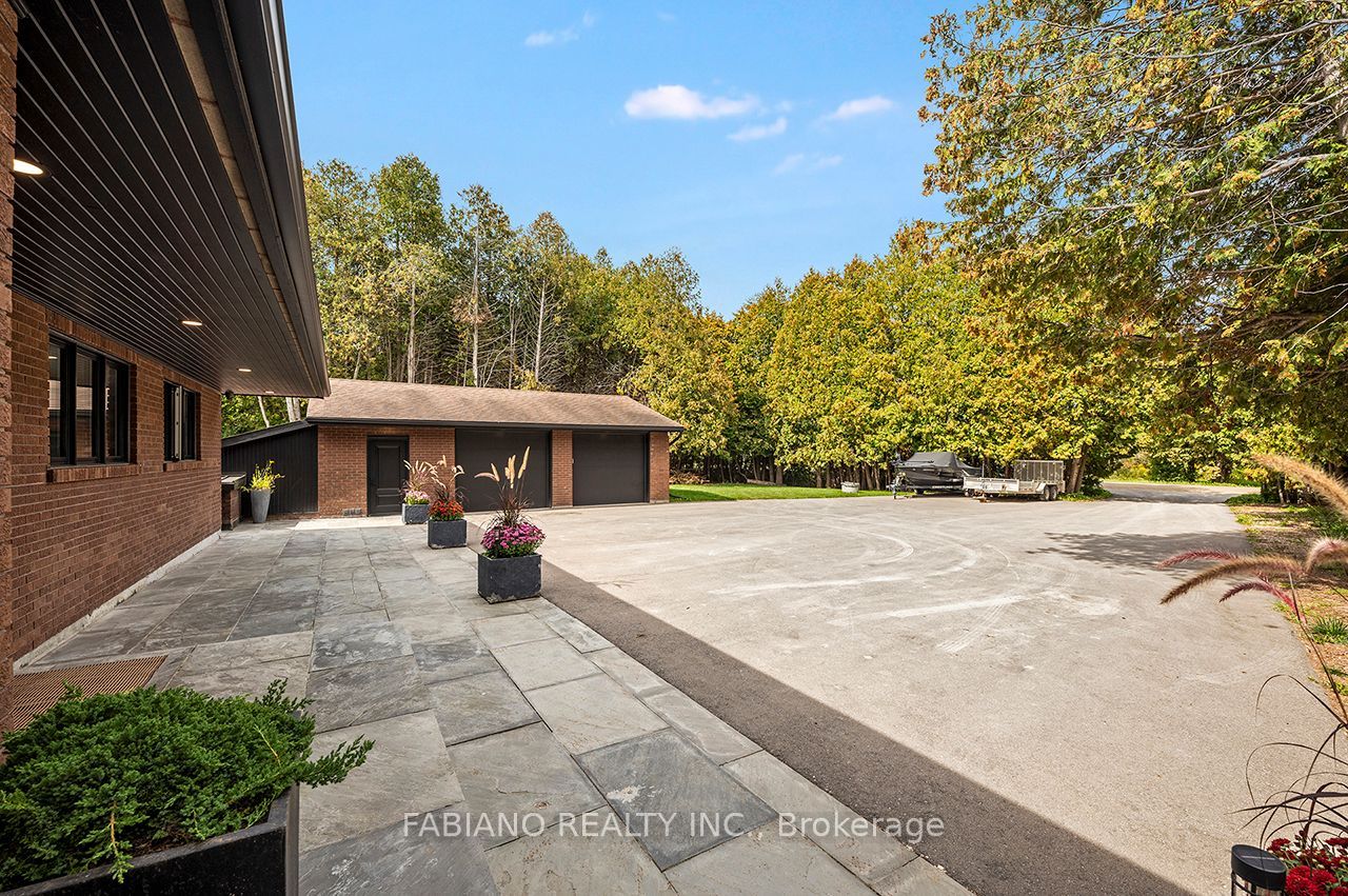 4767 14th Line Property Photo 45