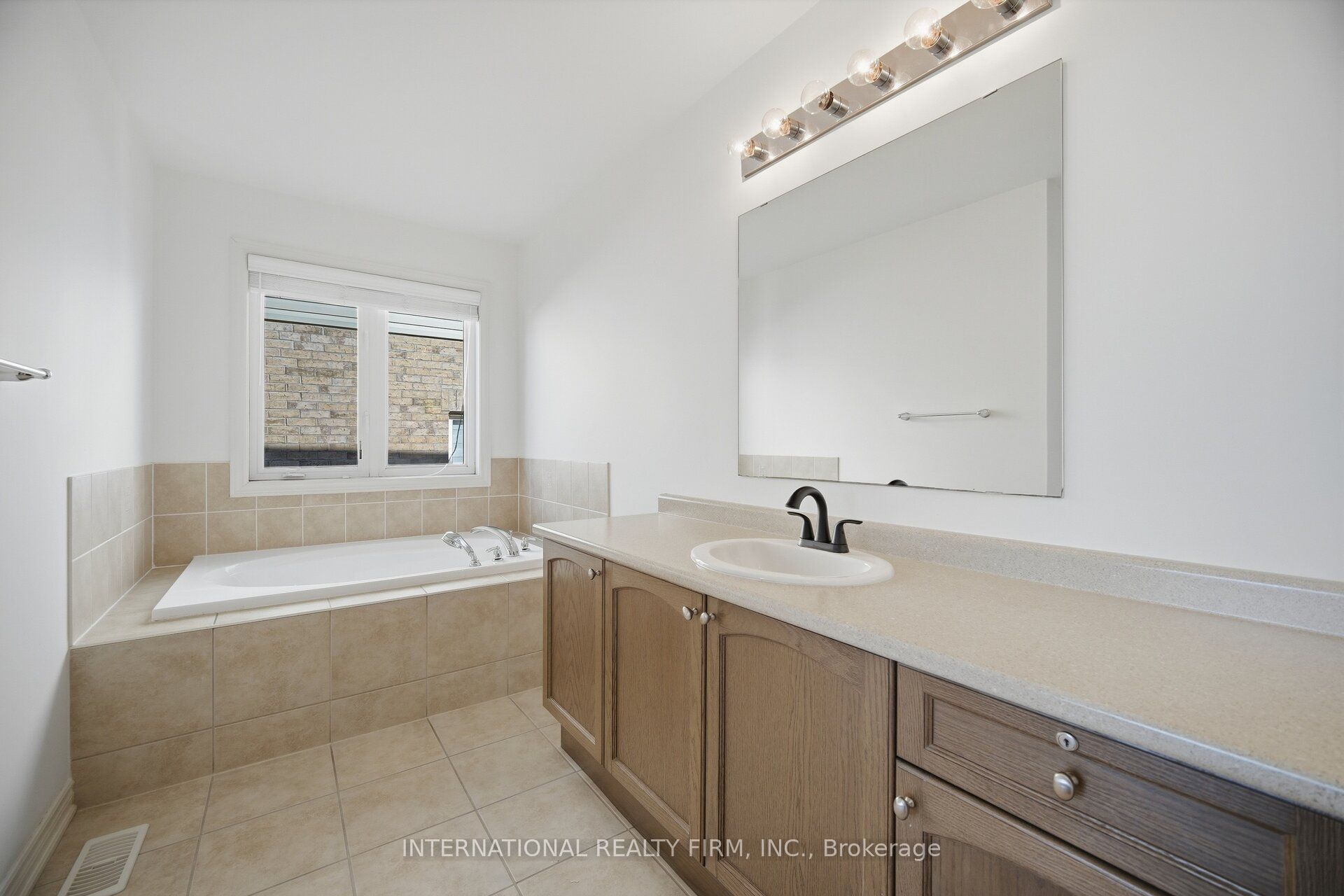 11 Lady Gwillim Avenue Property Photo 22
