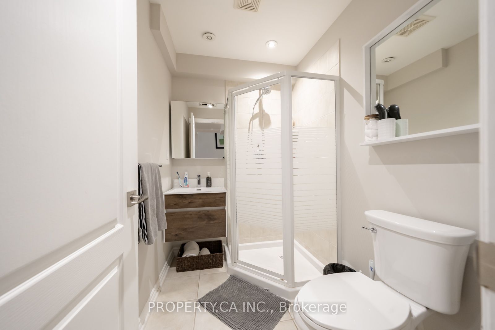 183 Kingsbridge Circle Property Photo 28