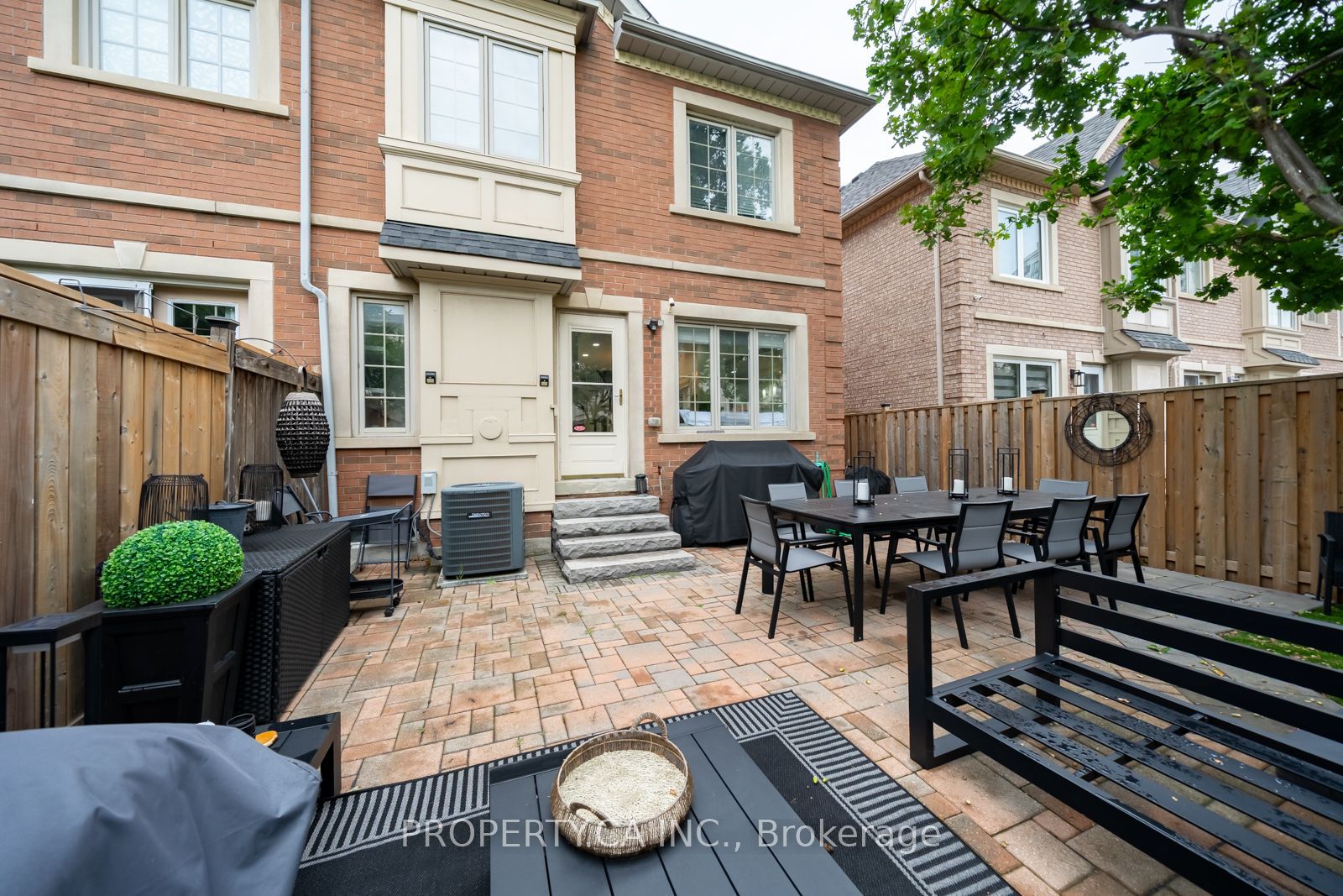 183 Kingsbridge Circle Property Photo 32