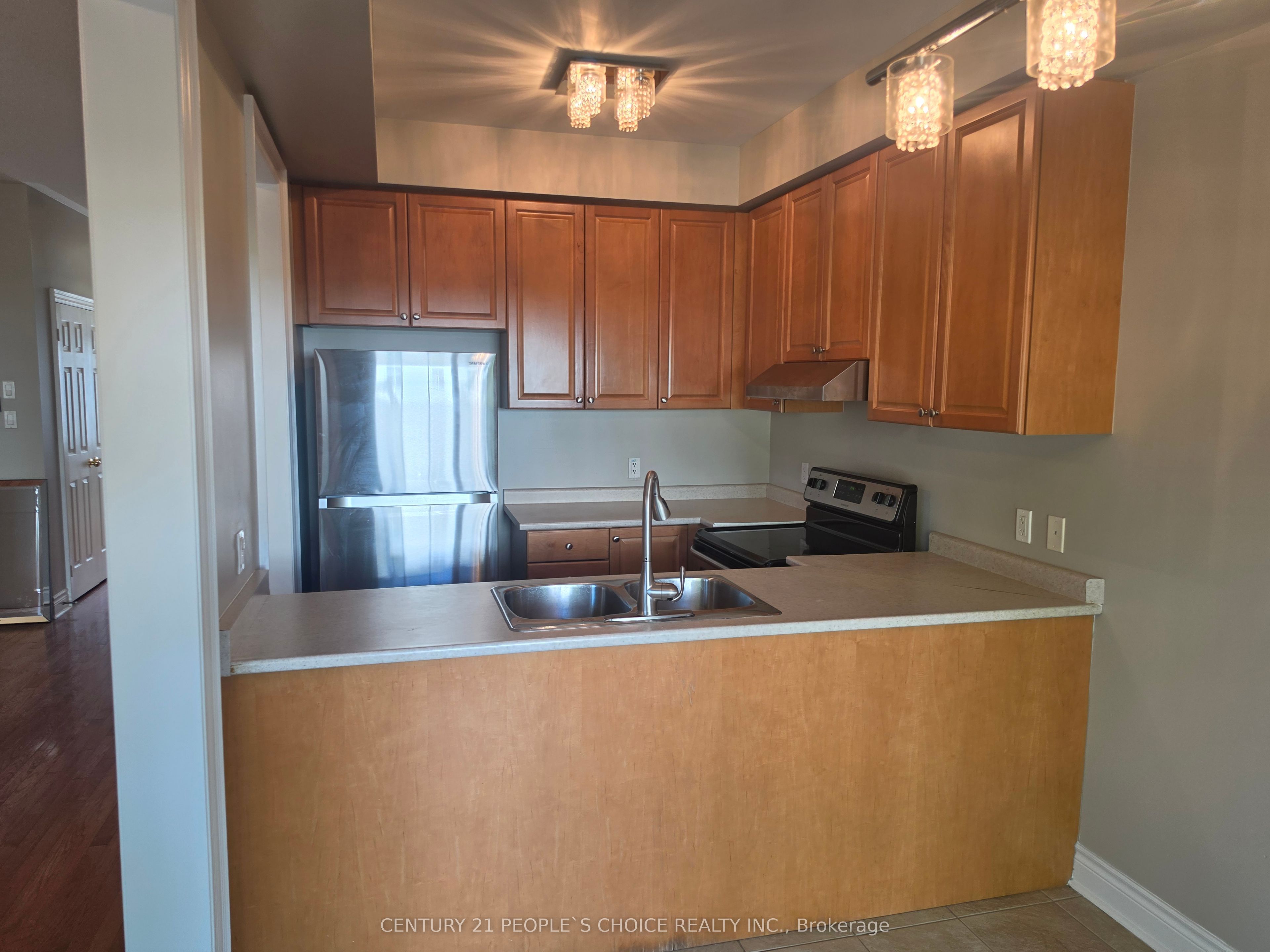 320 Ravineview Drive 3 Property Photo 7