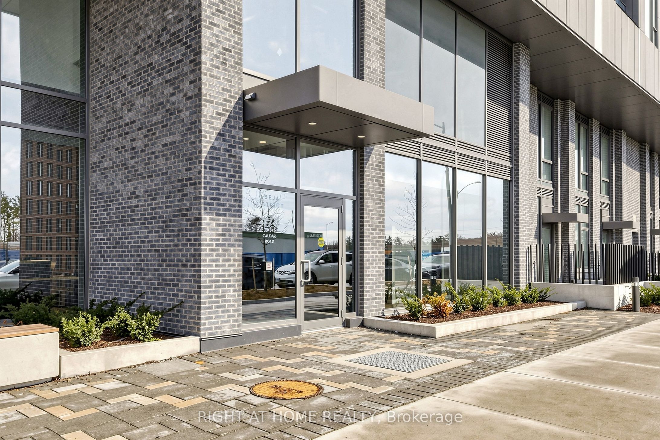 474 Caldari Road 909 Property Photo 2