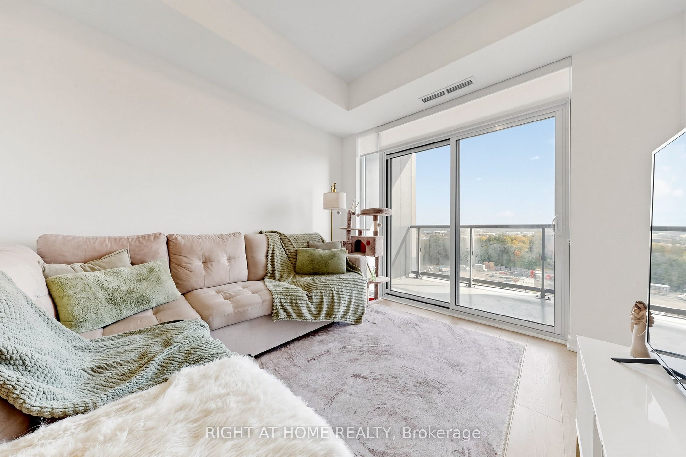 474 Caldari Road 909 Property Photo 6